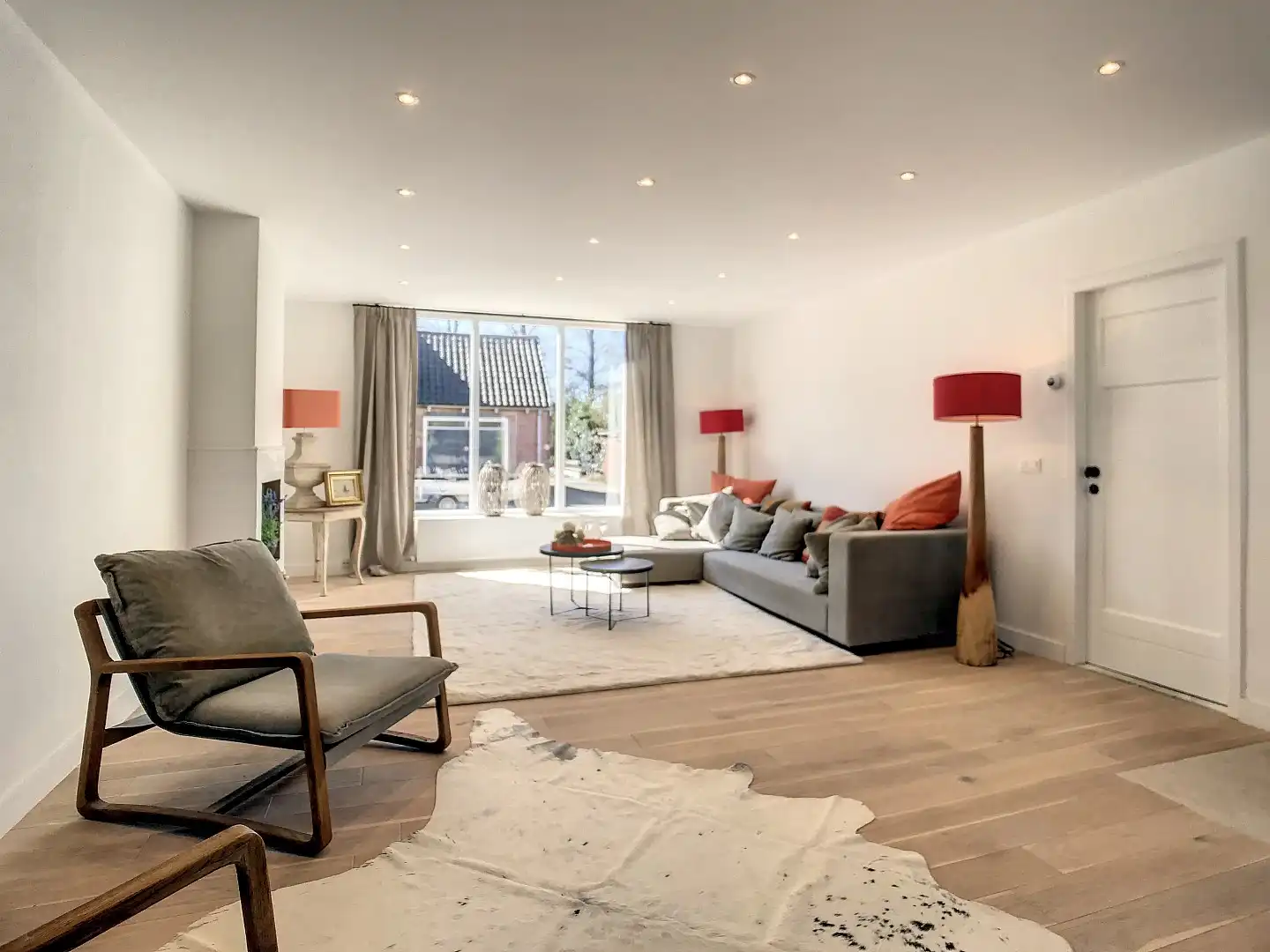 Gerenoveerde tussenwoning in hartje Zuidzande foto 3