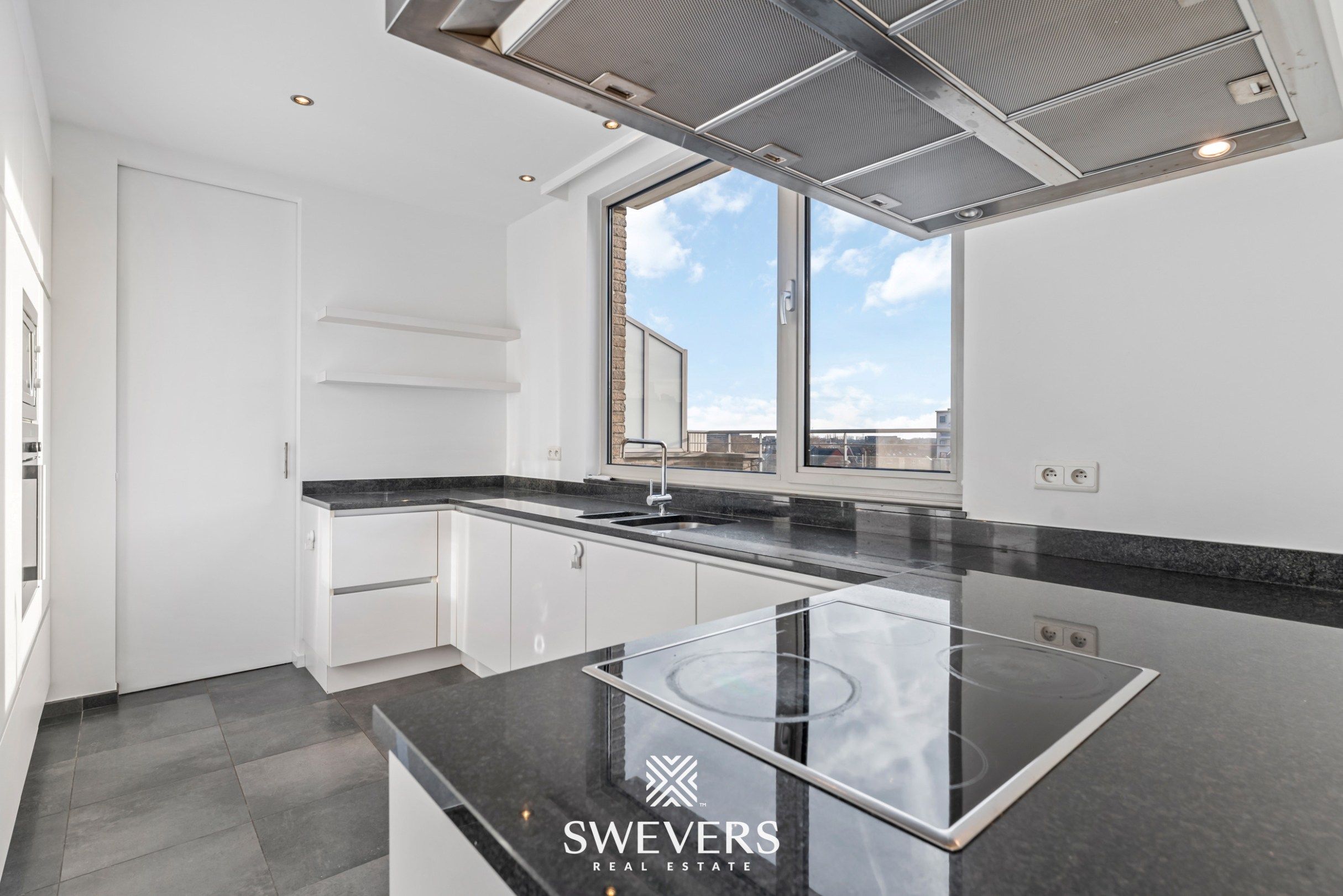 Exclusief duplex penthouse met royale terrassen in het hart van Hasselt foto 9