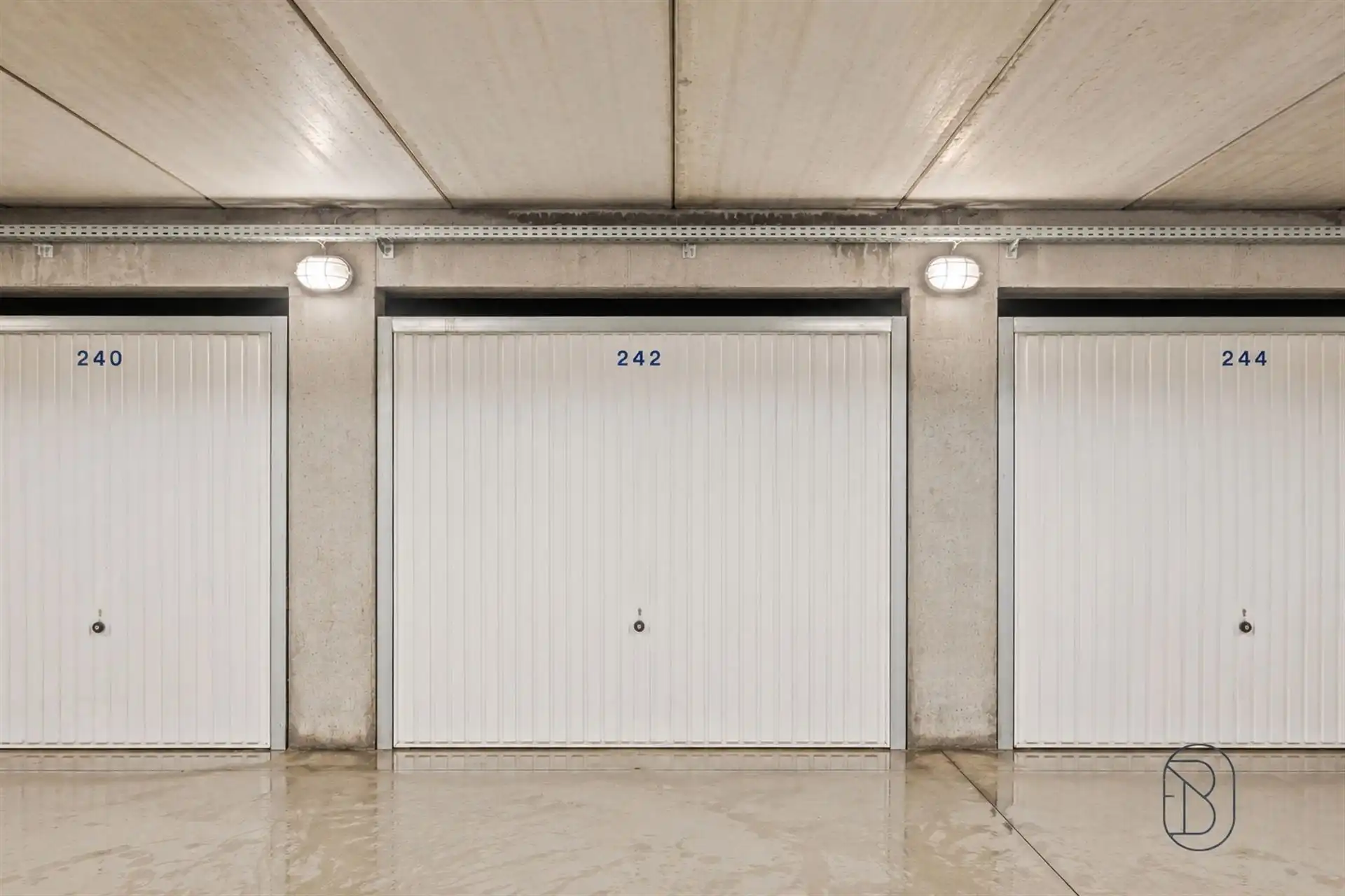 Lichtrijk appartement met 2 SLK en terras op een topligging foto 15
