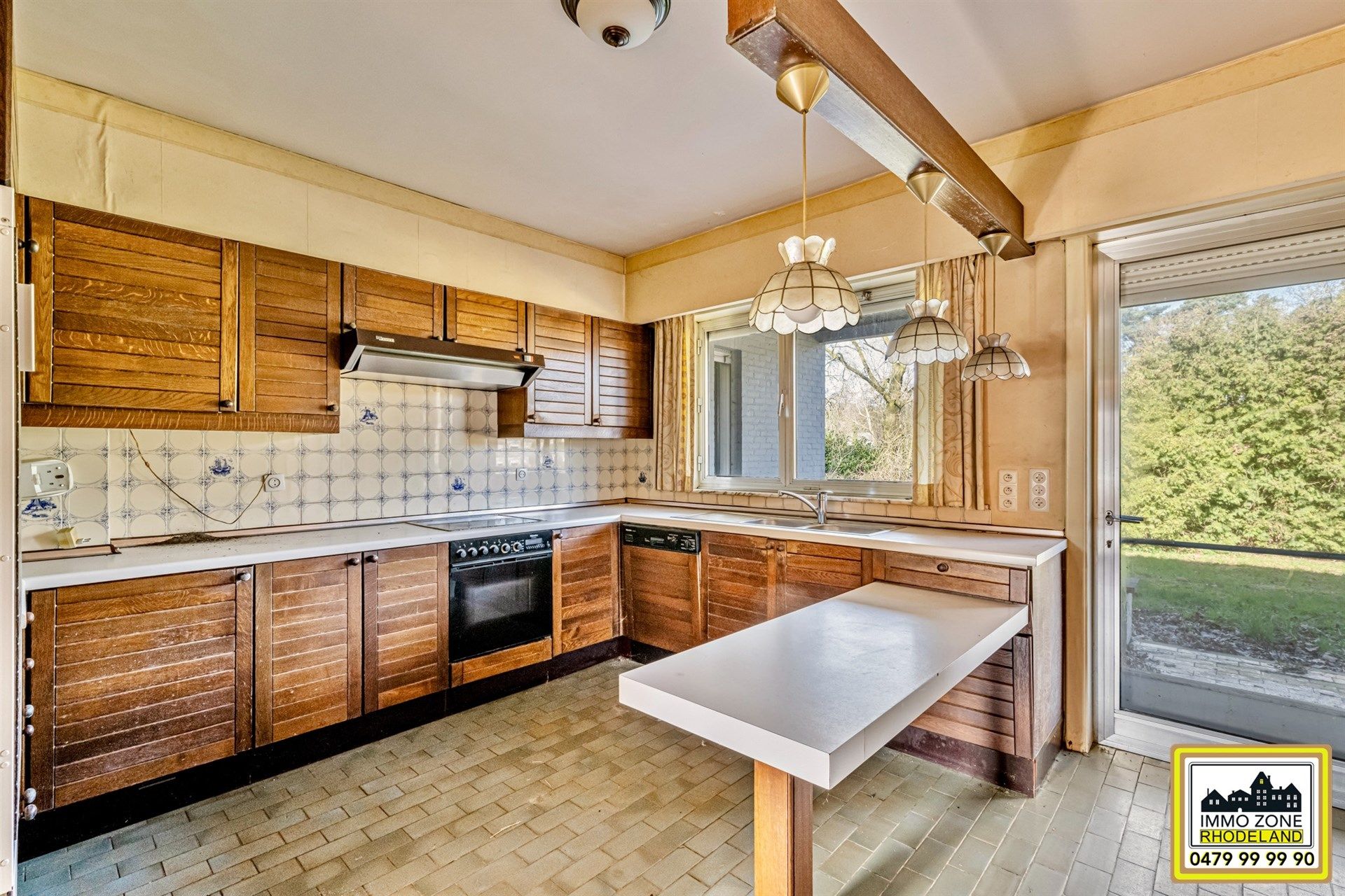 Statige te renoveren notaris woning op groot perceel foto 9