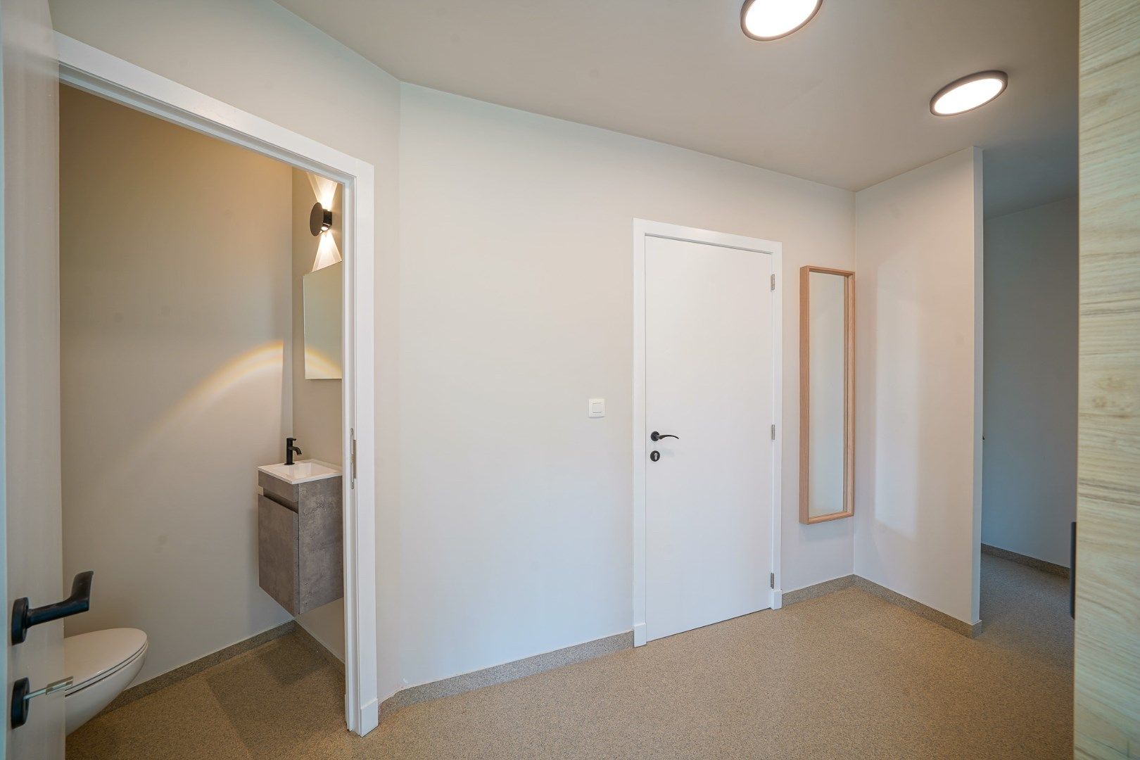 Stijlvol gerenoveerd 2-slaapkamerappartement in Centrum Oostende foto 12