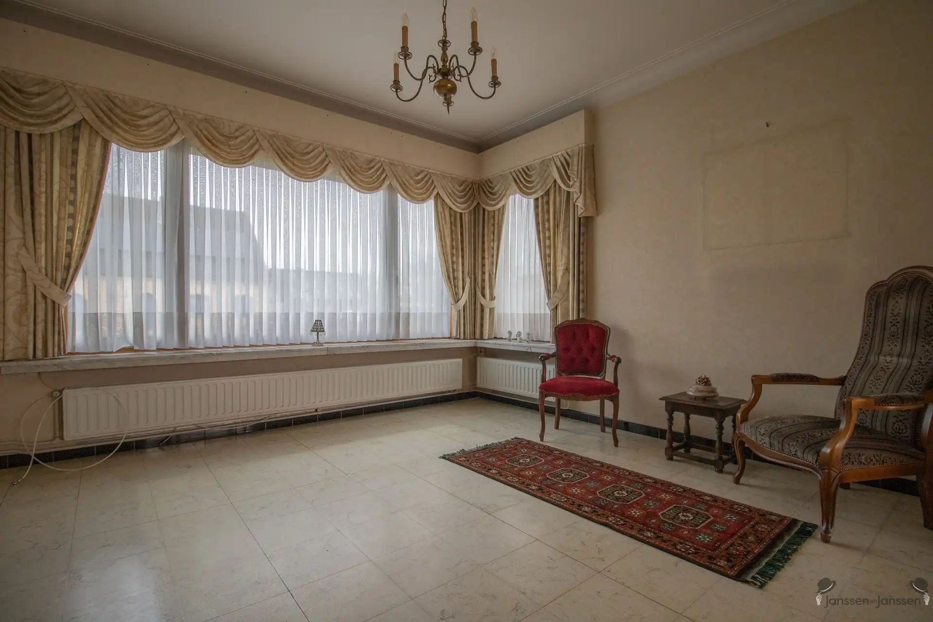 Te renoveren woning met 3 slaapkamers op 643 m² foto 6