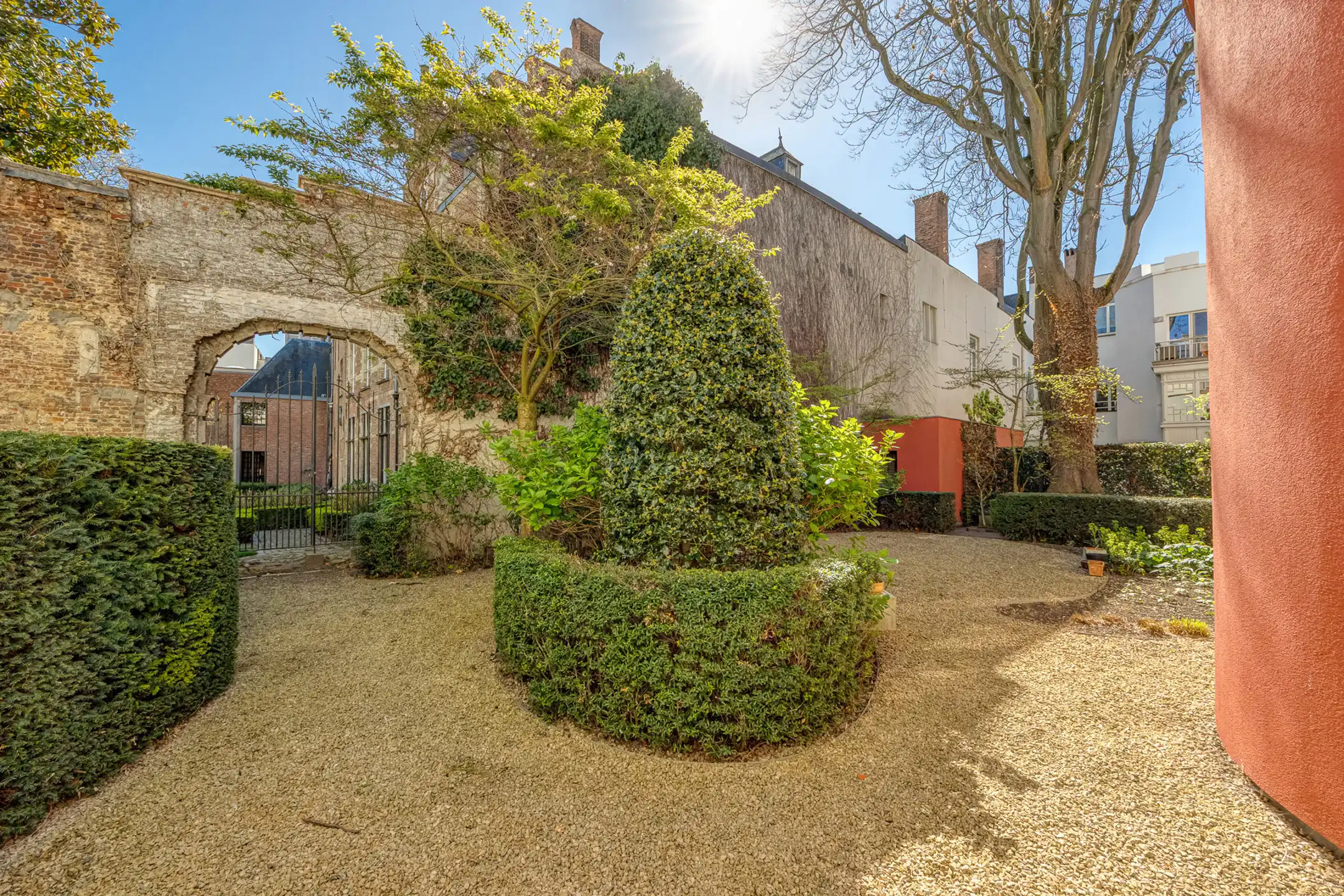 ANTWERPEN CENTRUM - Ruim appartement met kantoor en tuin  foto 4