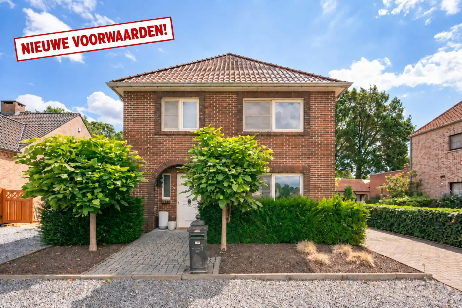Authentieke charme, hedendaags wooncomfort met landelijke tuin. foto {{pictureIndex}}