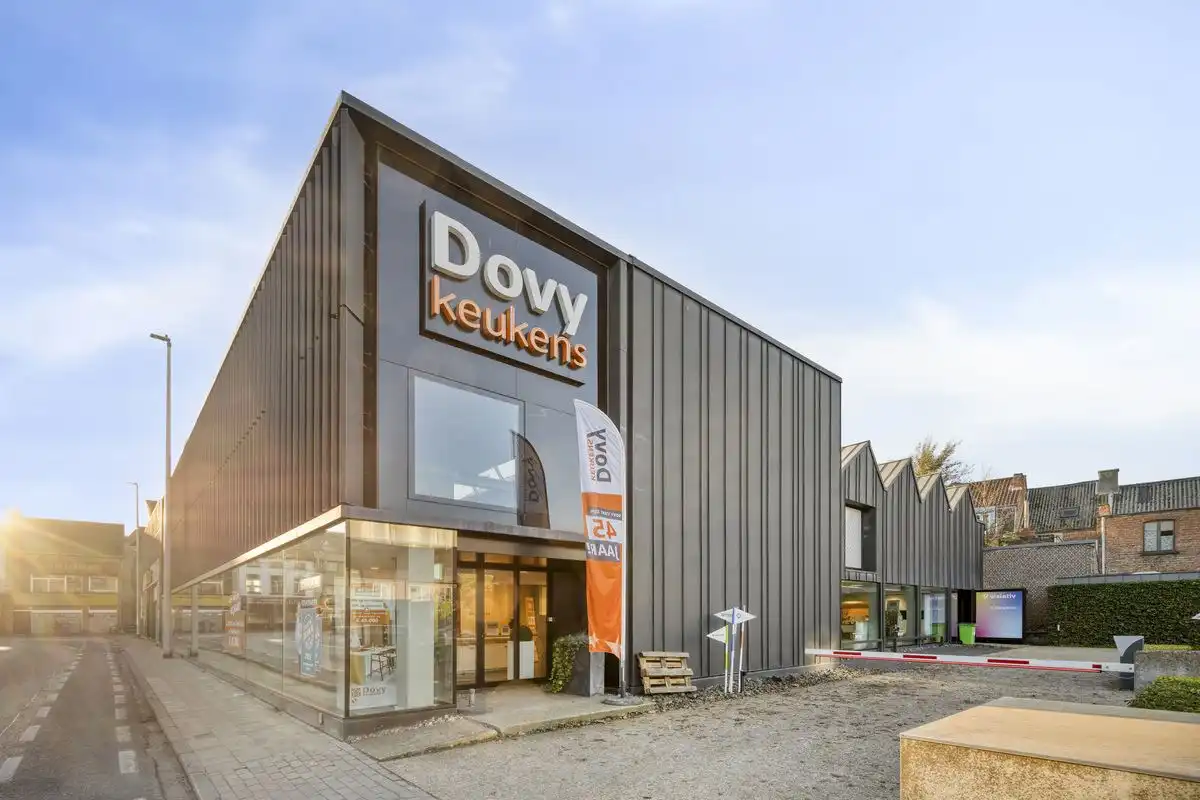Exclusieve polyvalente ruimte op een strategische toplocatie in loftstijl foto 3