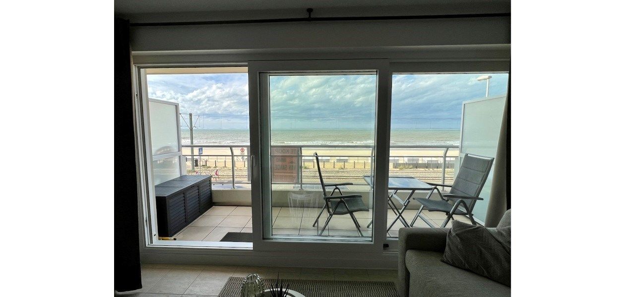 Gemeubeld appartement met 1 slaapkamer - frontaal zeezicht foto 14