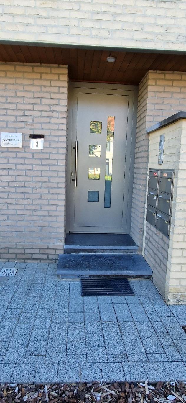 Zonnig APPARTEMENT, hob., 2de.verd., met mooie leefruimten, 2 slpkmrs, aparte kelder en ondergrondse autostaanplaats,  foto 3