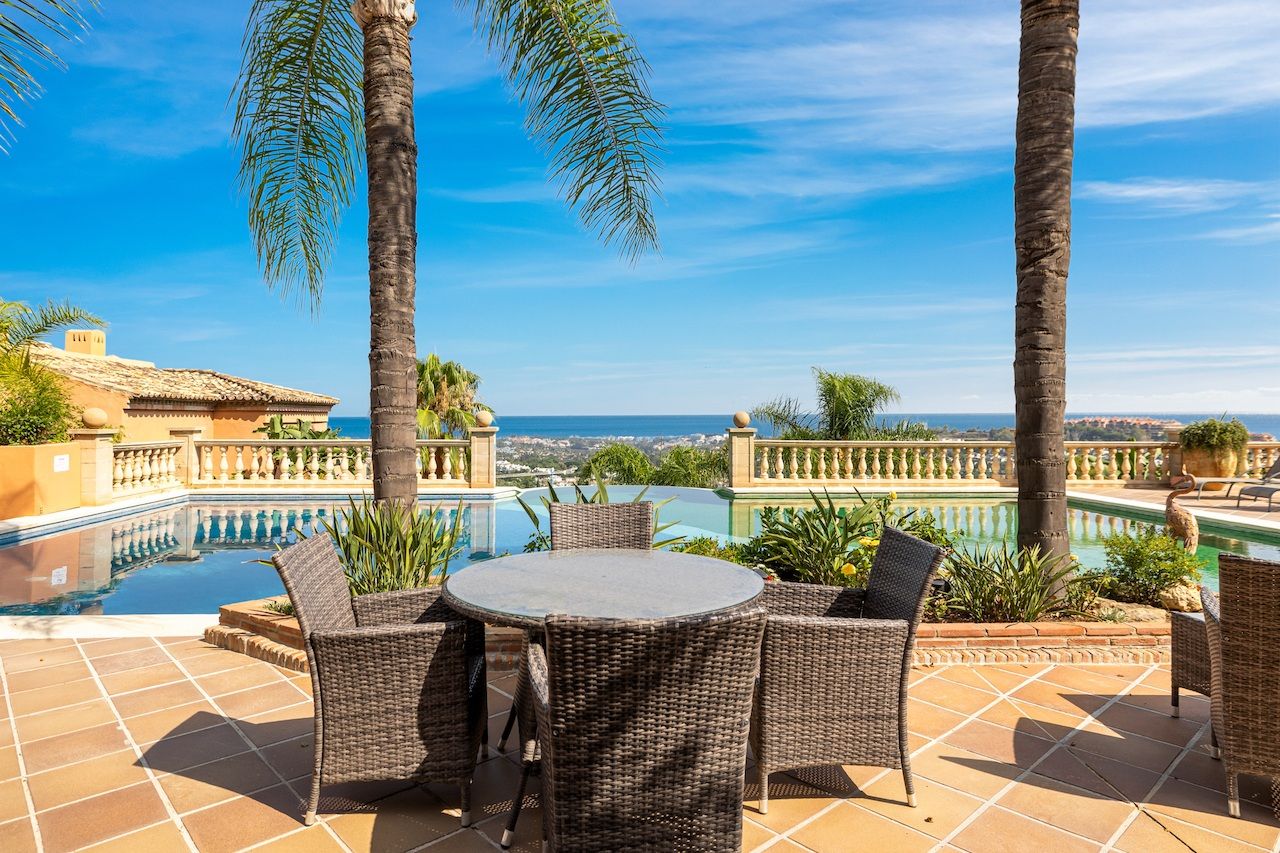 VOLLEDIG GERENOVEERDE DUPLEX PENTHOUSE IN NUEVA ANDALUCIA: TOPLOCATIE foto 24