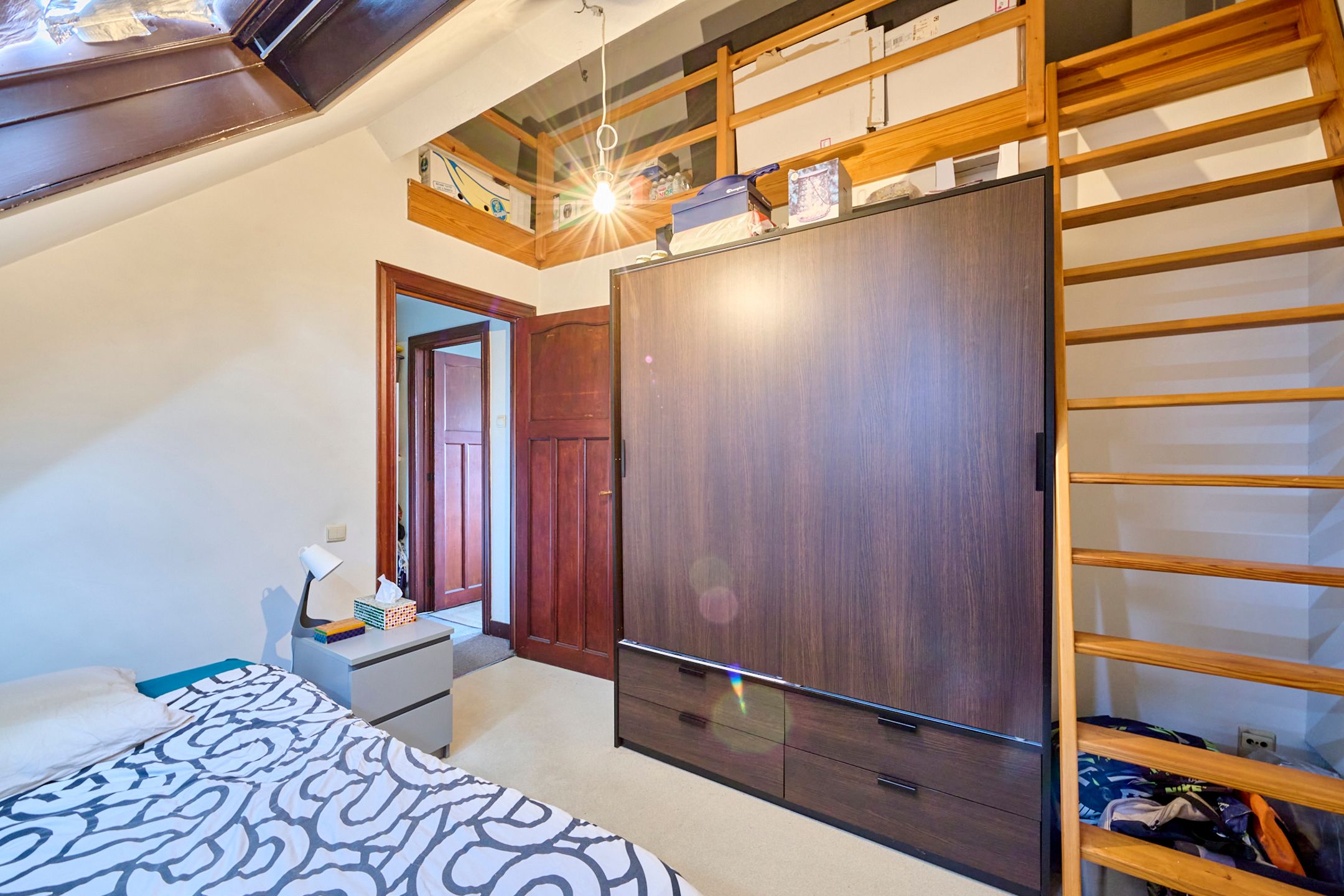 Ruim handelspand met bovenliggend appartement foto 25