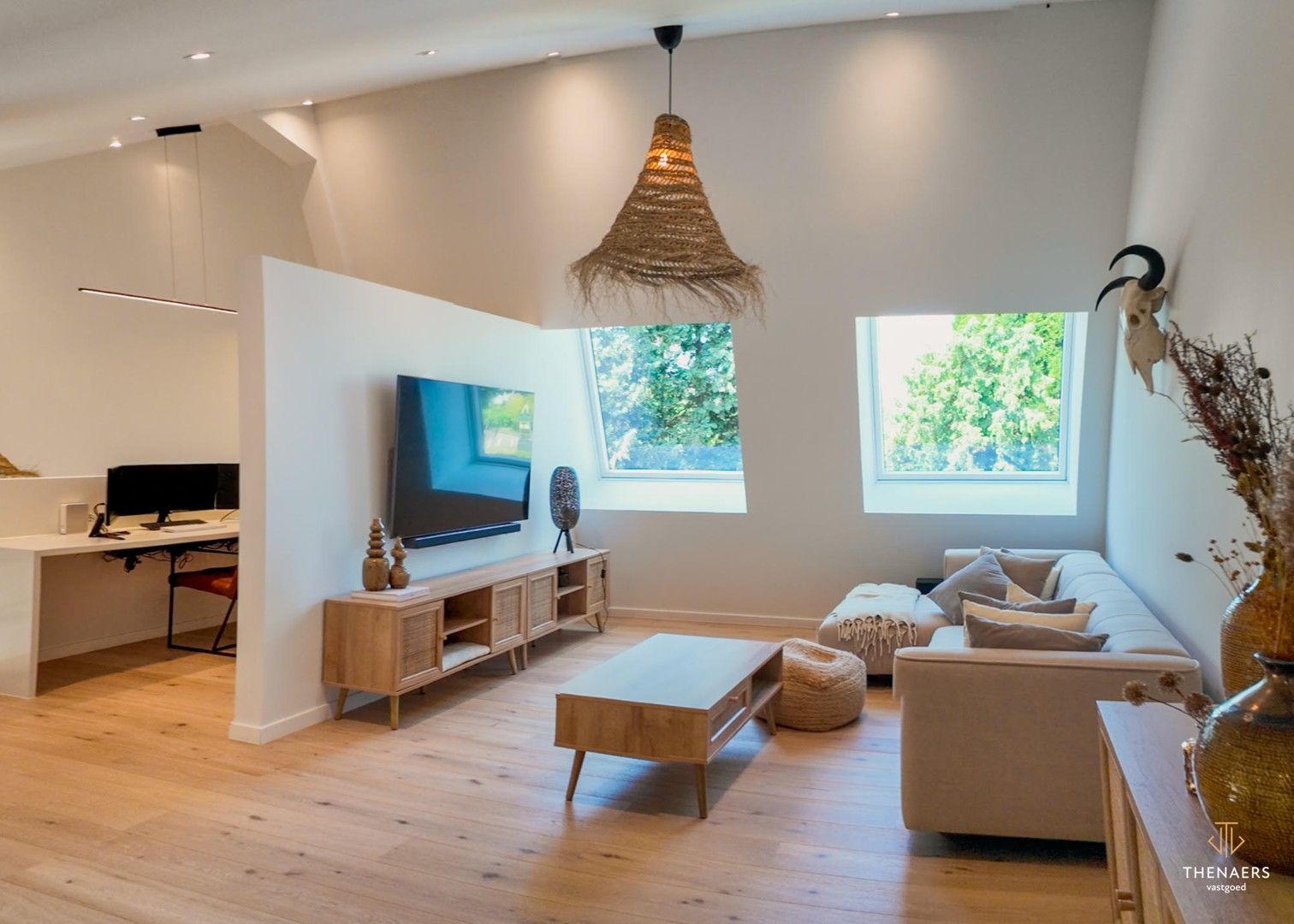 UNIEKE GERENOVEERDE WONING MET 4 SLAAPKAMERS EN PRACHTIG UITZICHT OP DE VELDEN. foto 19