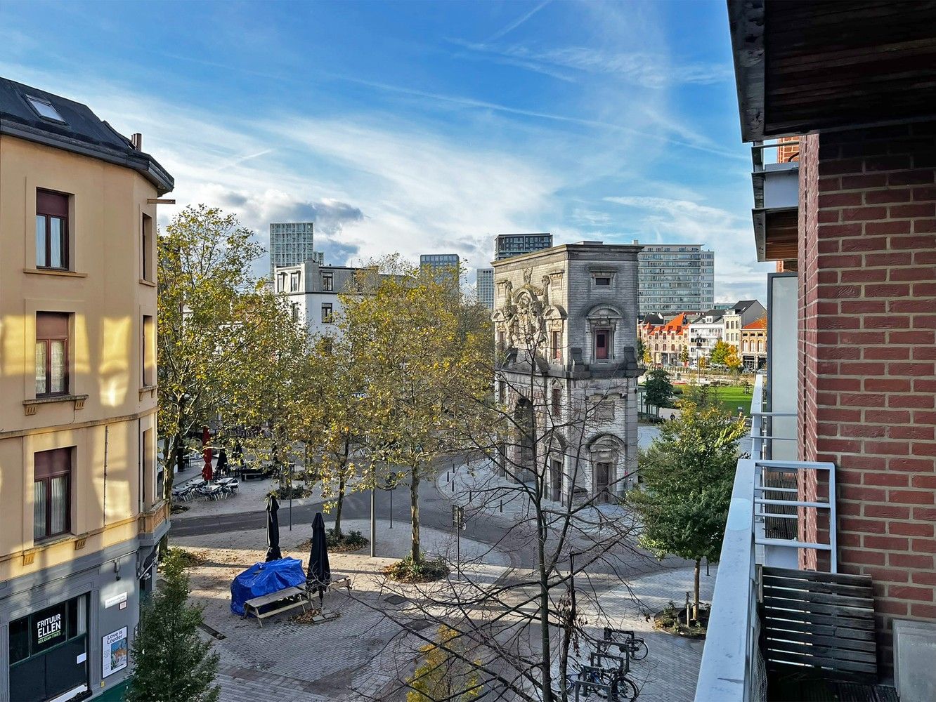 Instapklaar appartement  met 2 slaapkamer en terras op Zuid foto 2