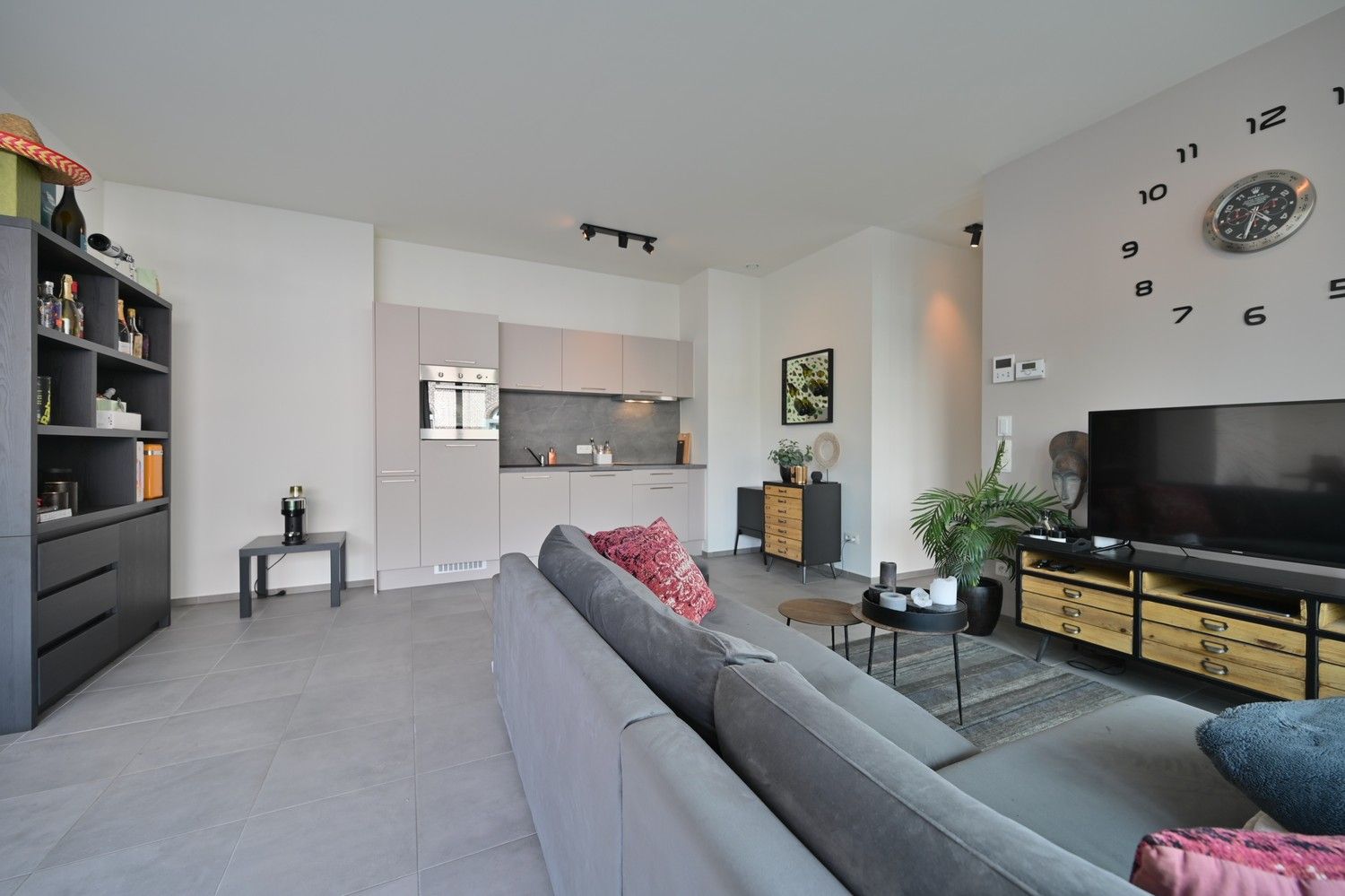 Gelijkvloers appartement met 2 slaapkamers en privétuin in het centrum van Lanaken. foto 6