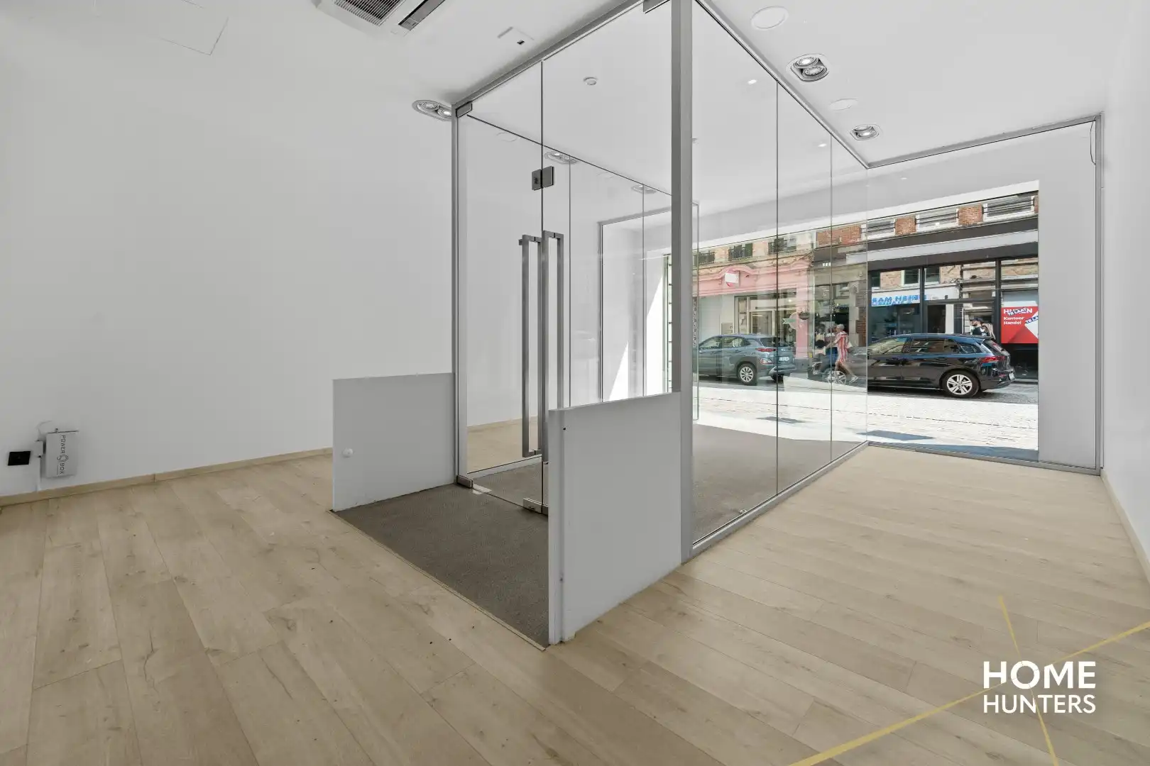 Handelspand op commerciële locatie te Ieper foto 3