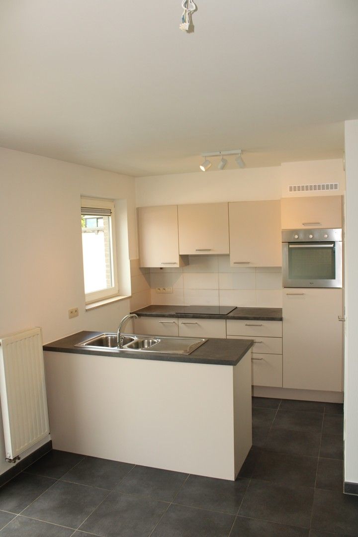 Centraal gelegen appartement te huur foto 3