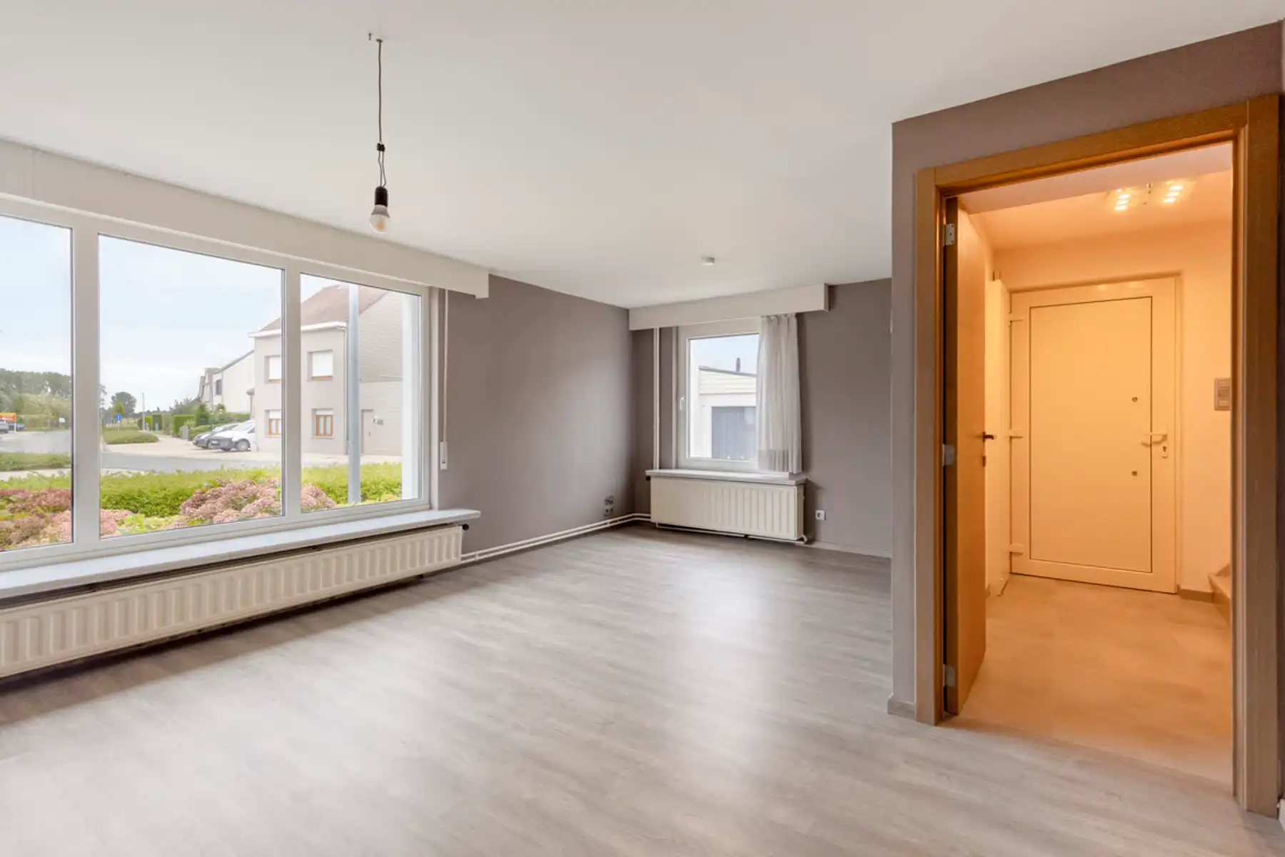 Instapklare centrum-woning pal bij centrum Buggenhout  foto 10