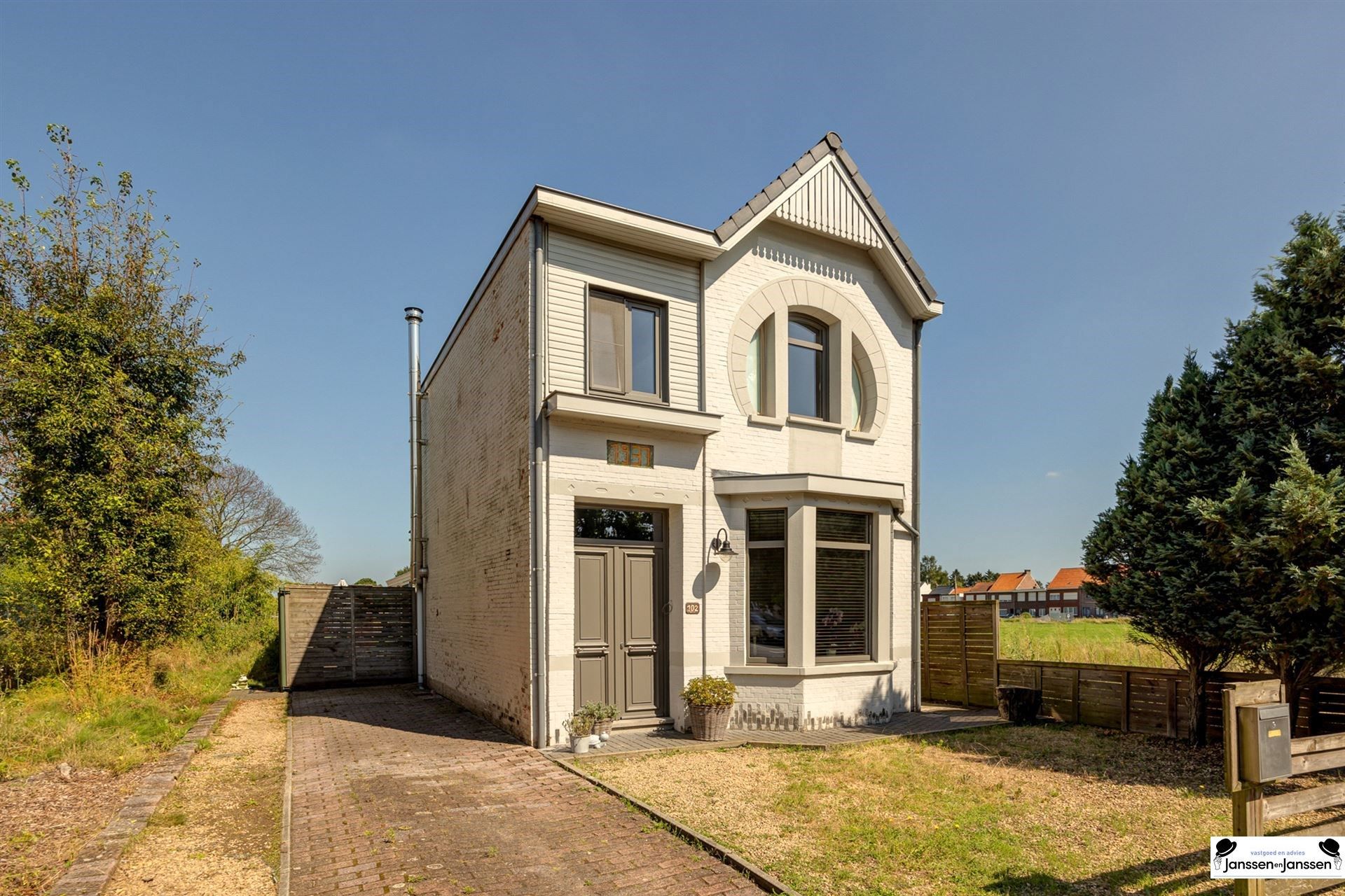 Charmante Woning met Historische Charme in Kapellen foto 28