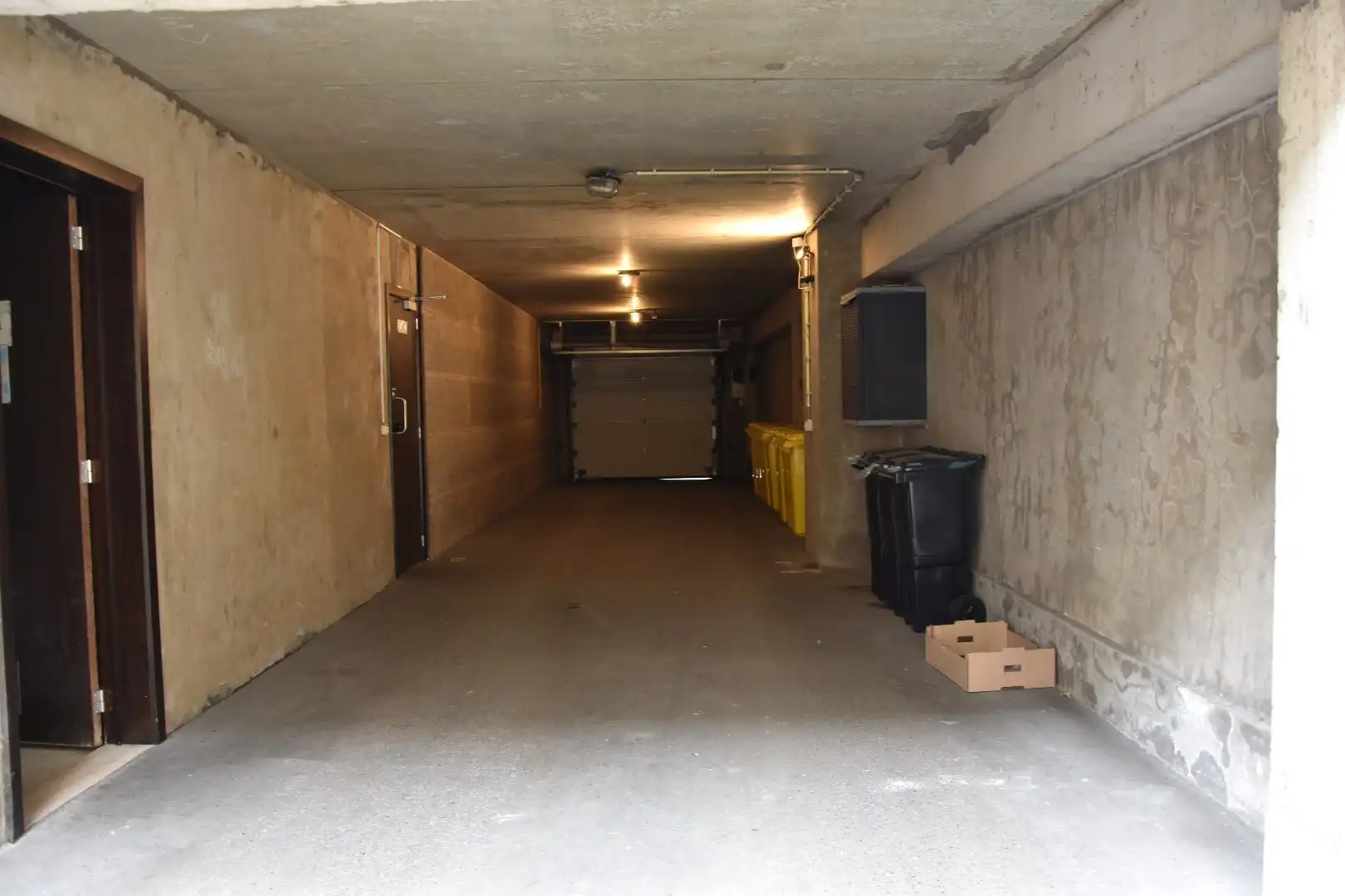 Buiten autostaanplaats te koop foto 4