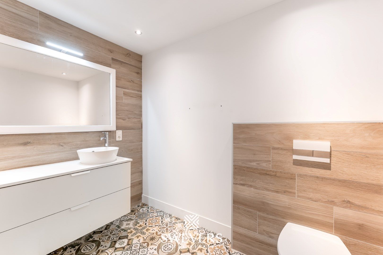 Ruim duplex appartement met knusse stadstuin in hartje Borgloon foto 18