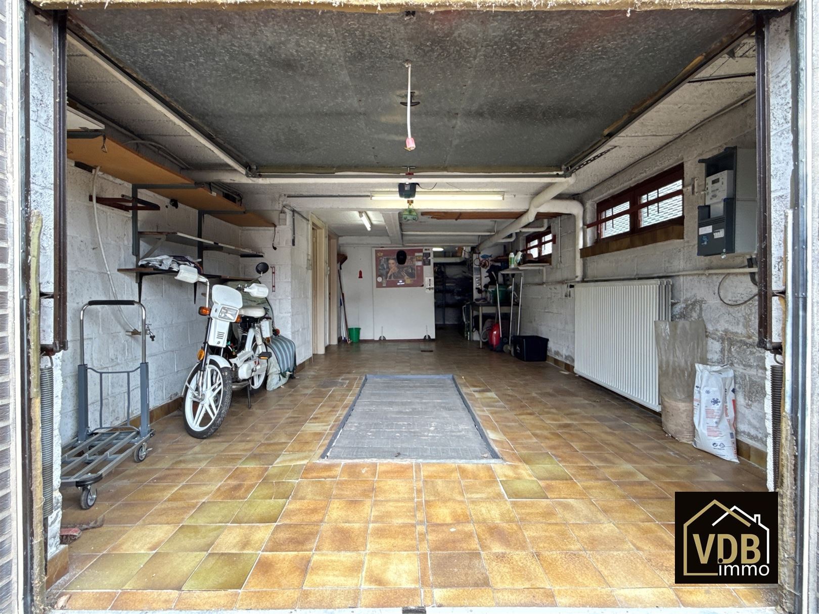 BUNGALOW -  WONING MET 3 SLAAPKAMERS EN 2 GARAGES foto 42
