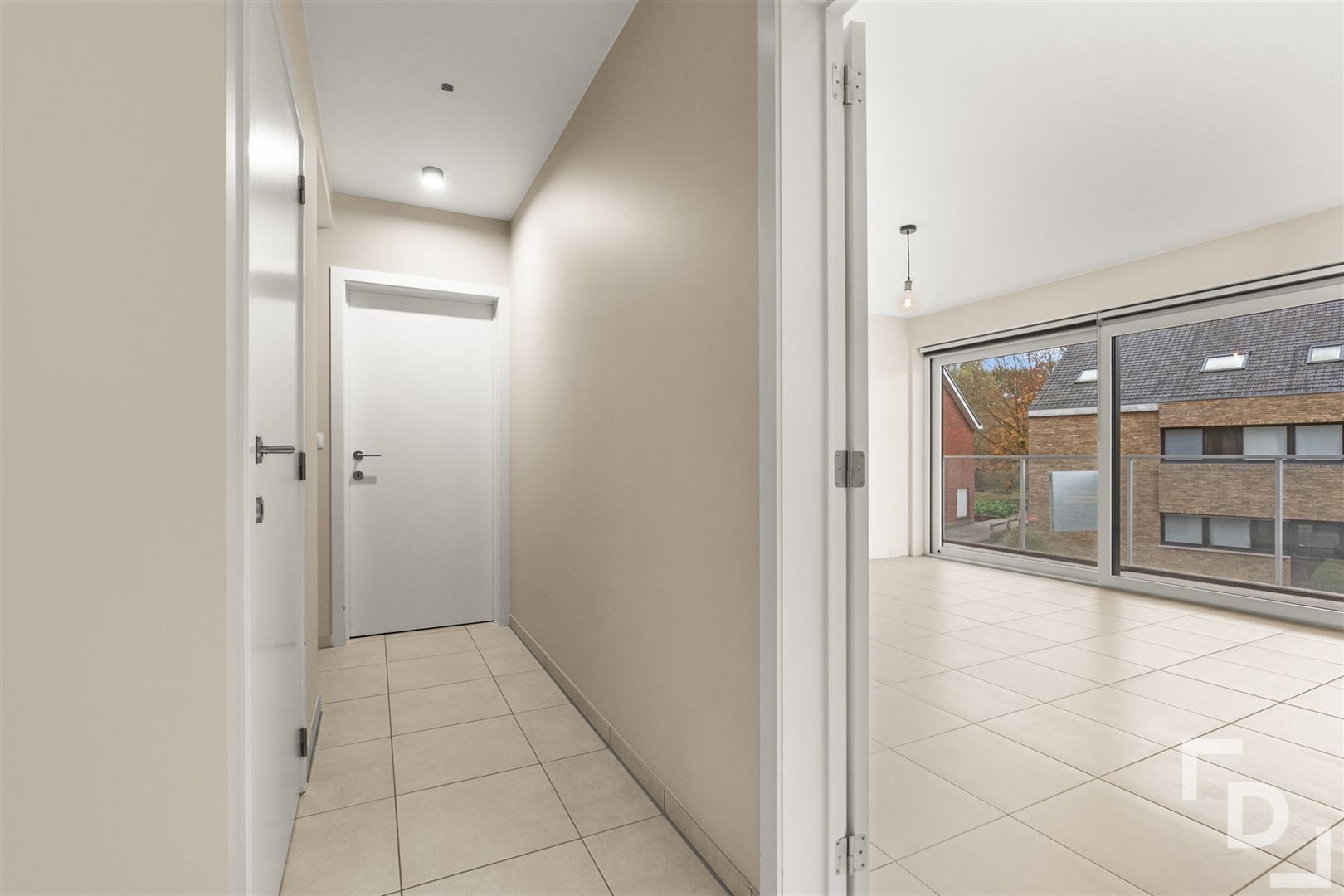 Lichtrijk appartement aan de stadsrand van Ieper. foto 14