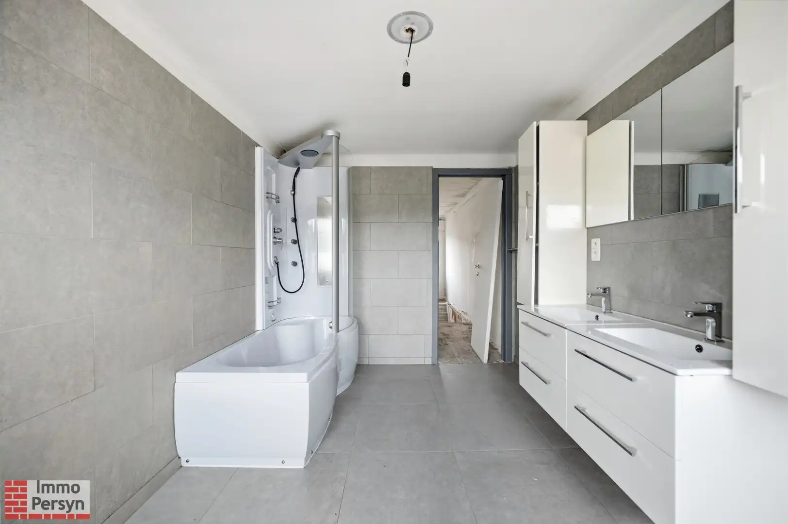 Ruime af te werken woning met nieuw dak, vernieuwde elektriciteit en diepe tuin  (EPC D) foto 16