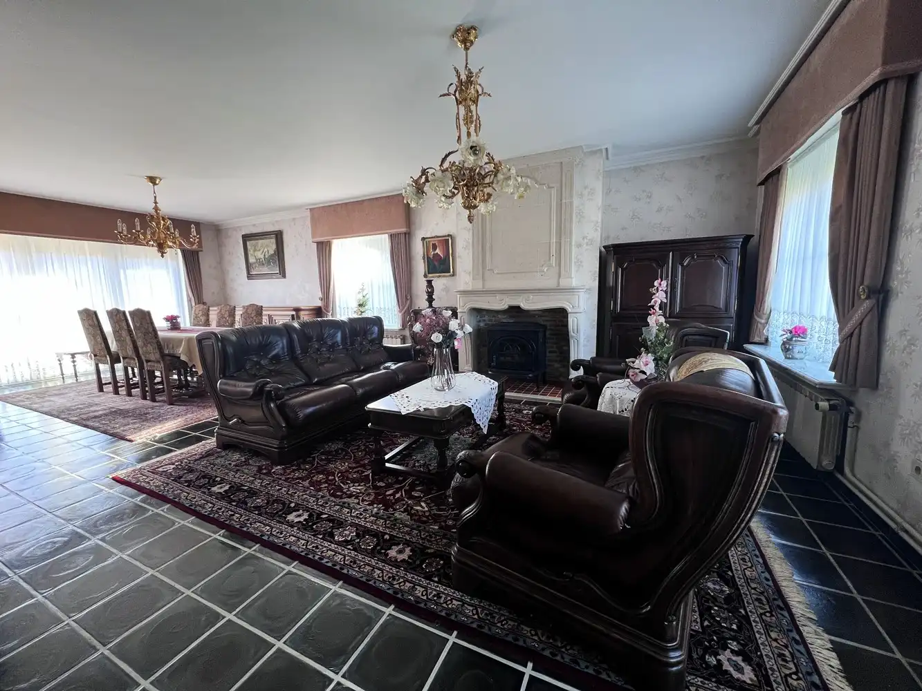 Karaktervolle woning met 3 slaapkamers, garage en zonnige tuin. foto 3