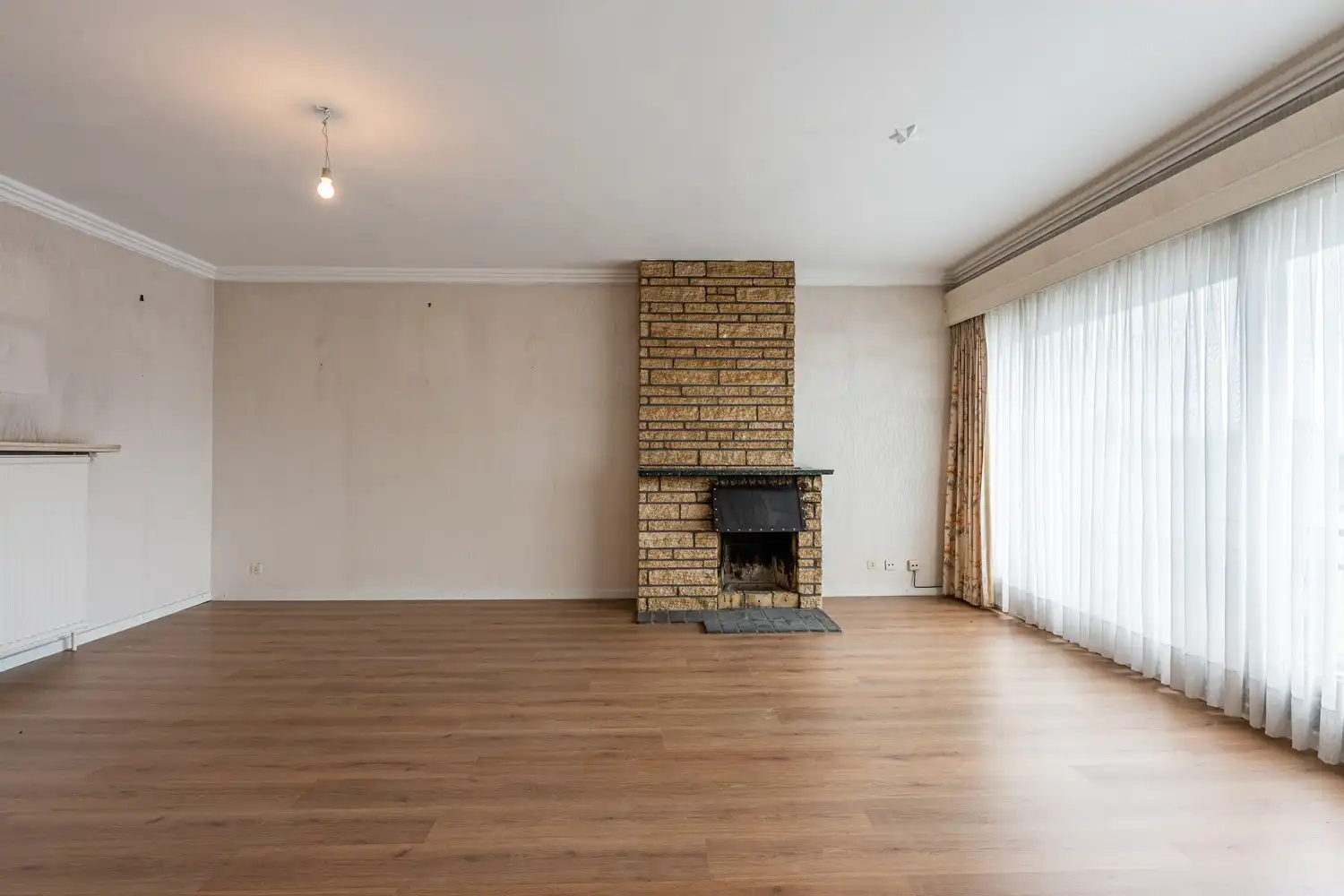 Ruim appartement in centrum Eeklo met 2 slpks foto 8