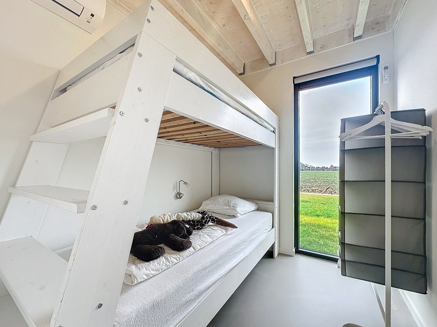 Exclusief dijkhuis met eigen guesthouse foto 45