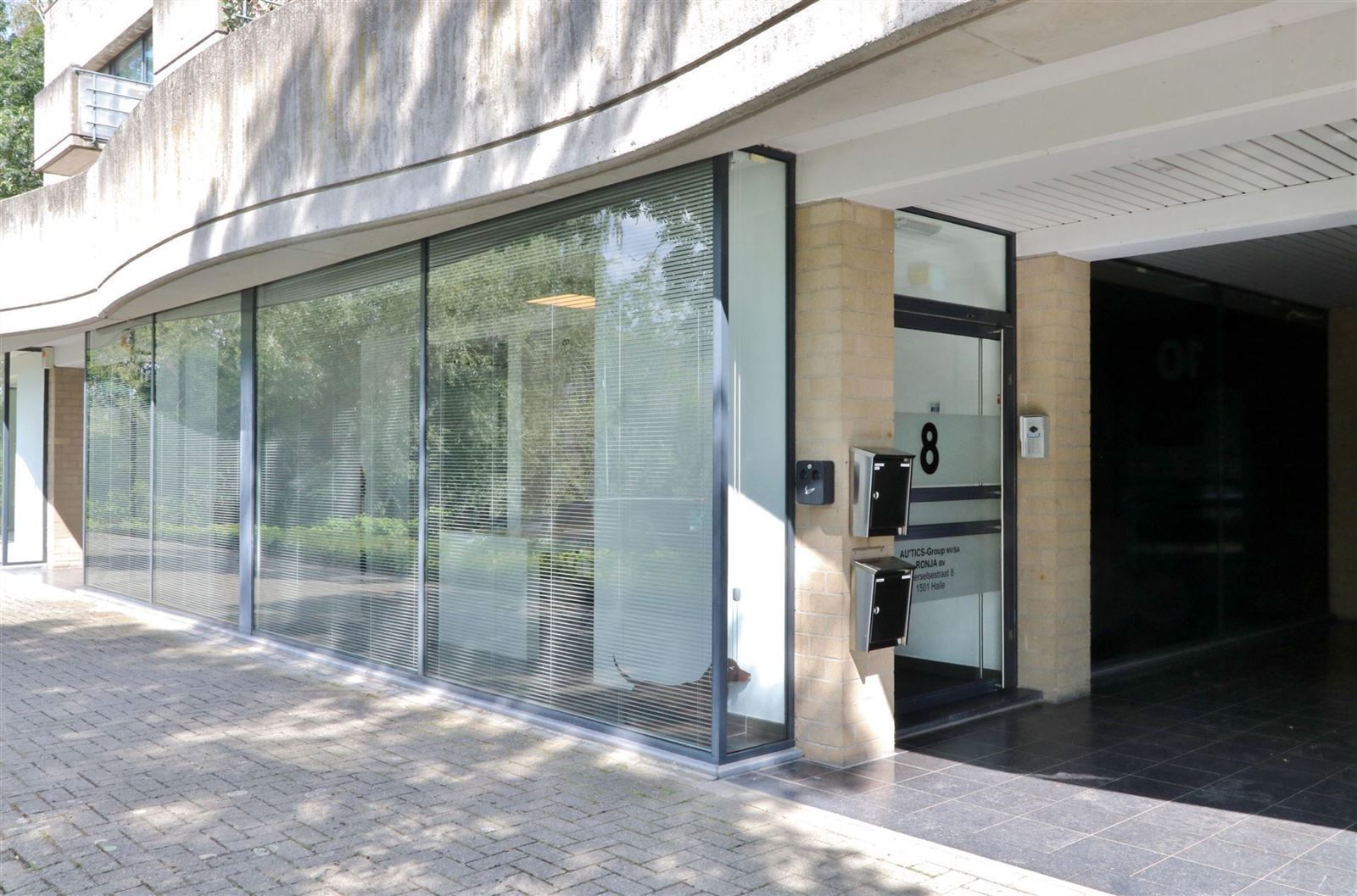 Mooie kantoorruimte ( 64m²) in Buizingen foto {{pictureIndex}}