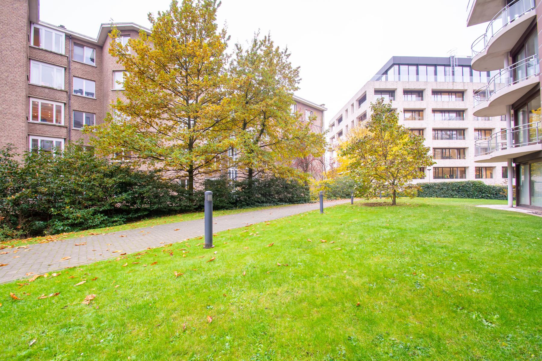 Prachtig gemeubeld app. 1 Kamer + gemeenschappelijke TUIN!!! foto {{pictureIndex}}