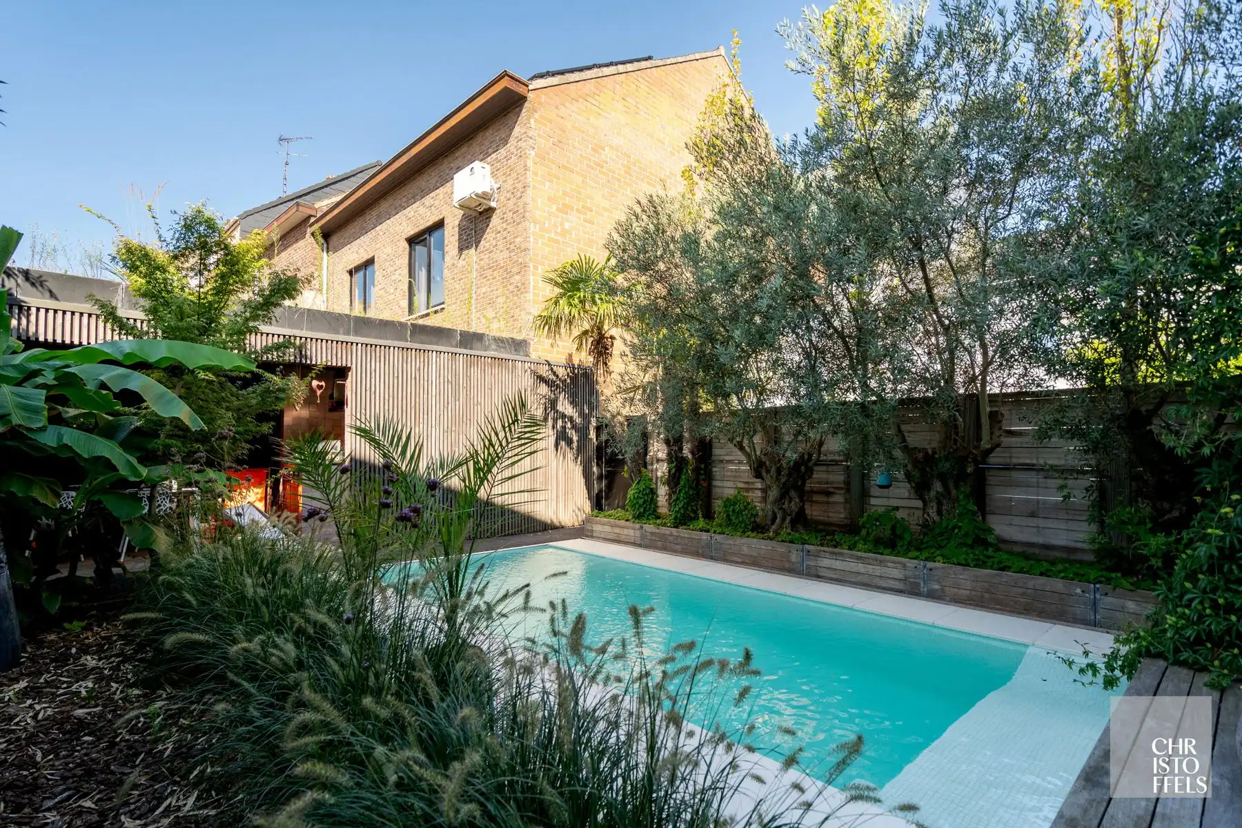 Herenhuis met commerciële ruimte (107m²) en woonst (200m²)! foto 23