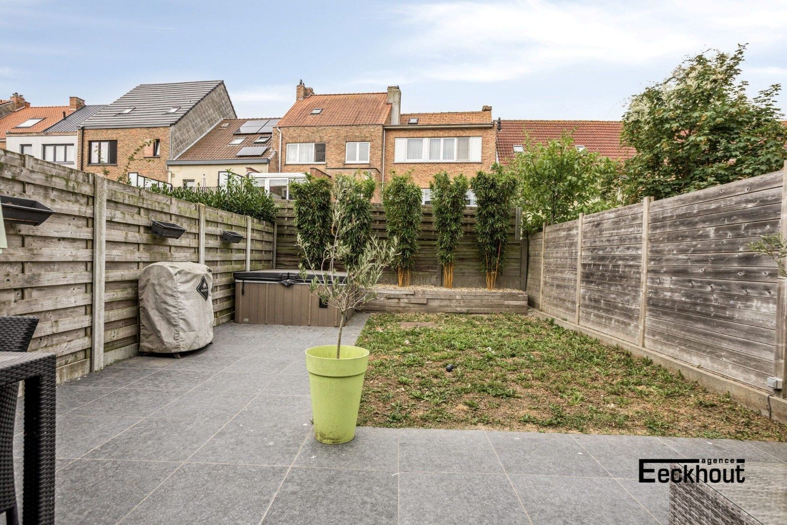 Instapklare, recente rijwoning met tuin & garage! foto 7