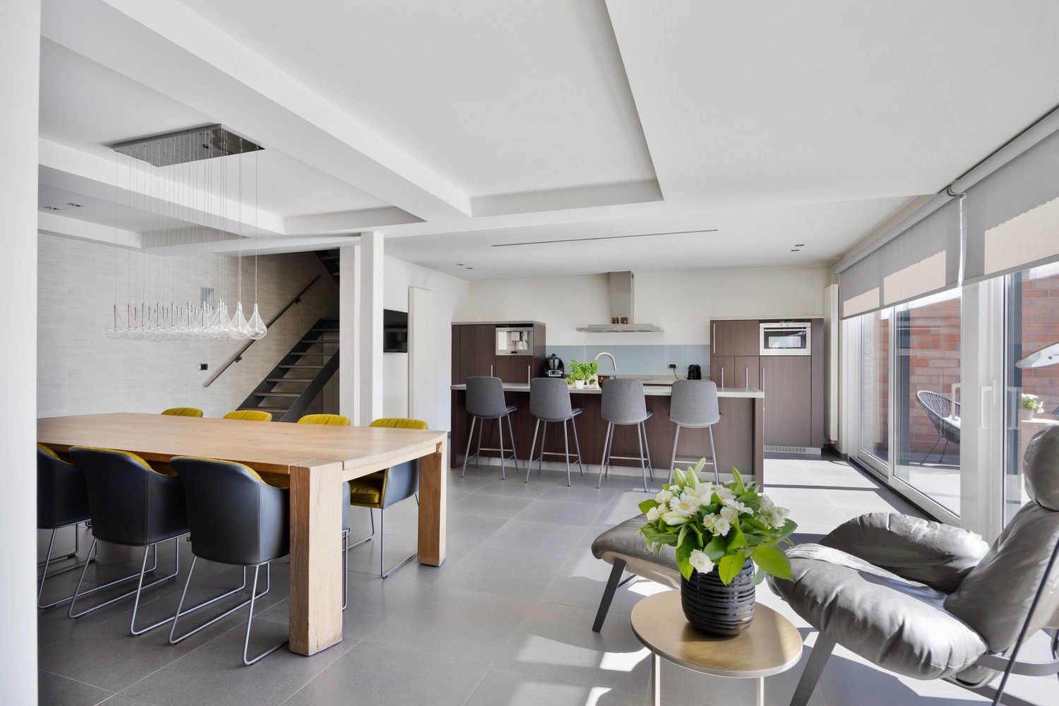 Stijlvol wonen in As: ruime, instapklare woning met tuin en garage foto {{pictureIndex}}