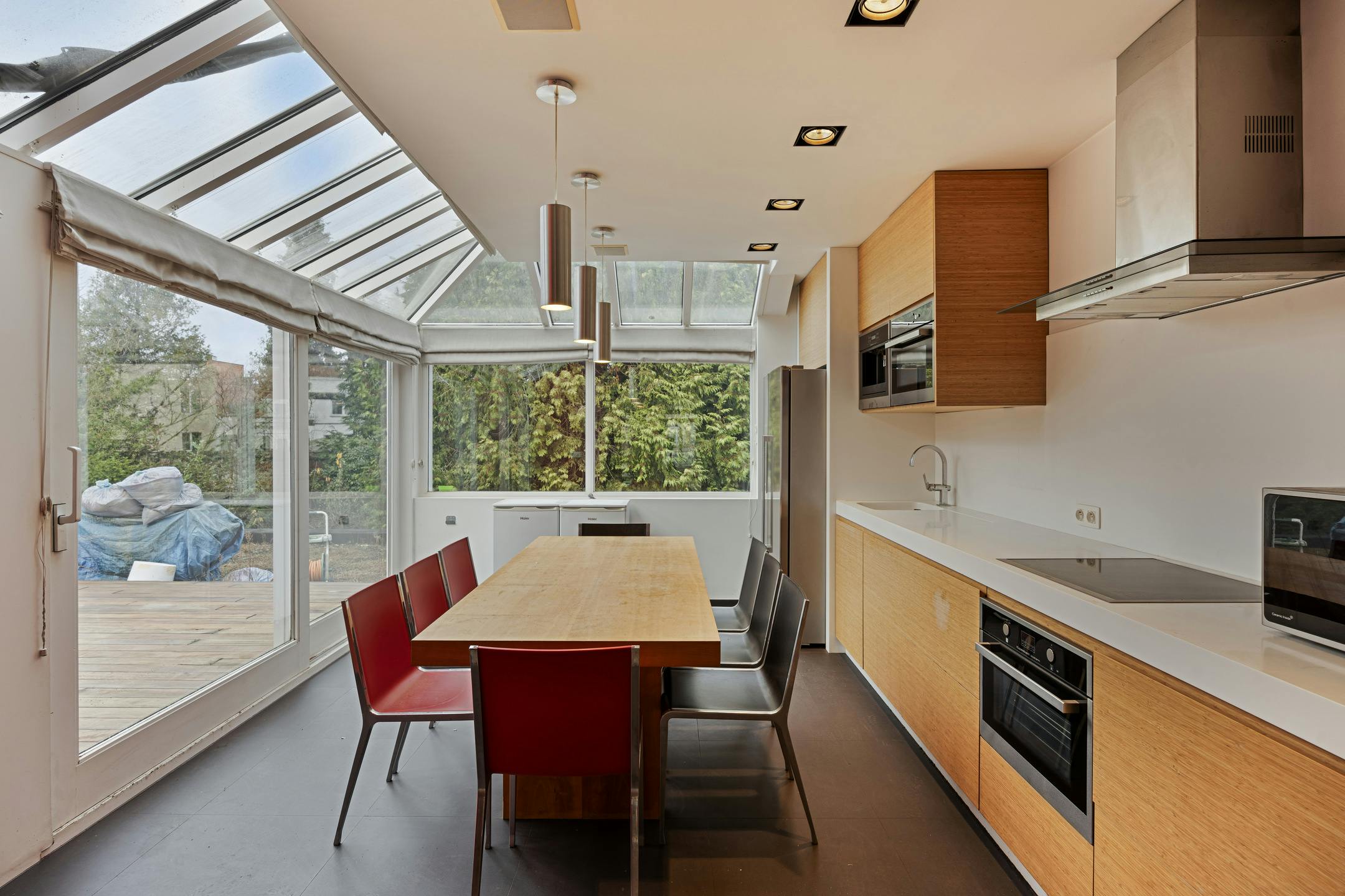 Commerciële ruimte met duplex-appartement te koop in Evere foto 14
