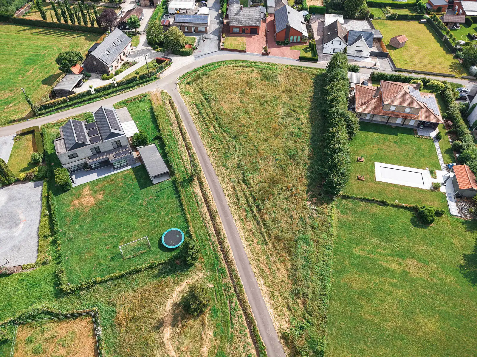 Perceel met mogelijkheden om uw droomproject te realiseren foto 8