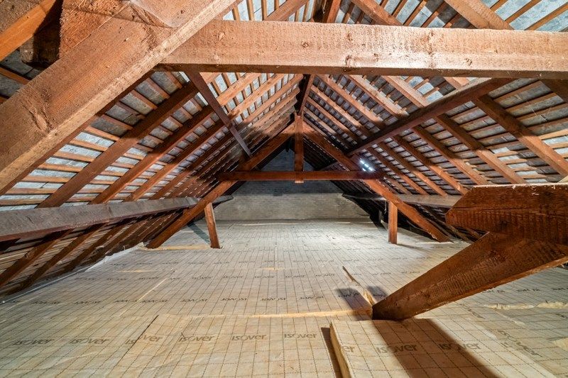 Handelspand met ruime woonst op topligging in Sint-Andries foto 16