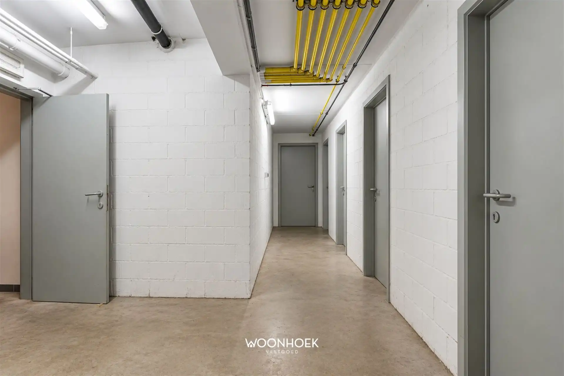 Instapklaar 2-slpk appartement met terras en staanplaats foto 19