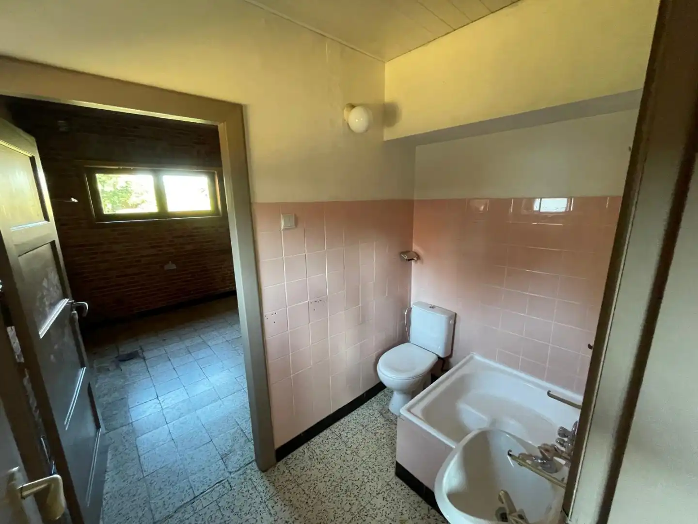 Vrijstaande woning met potentieel op ruim breed (30m) perceel – Regio Mol (Millegem) foto 10