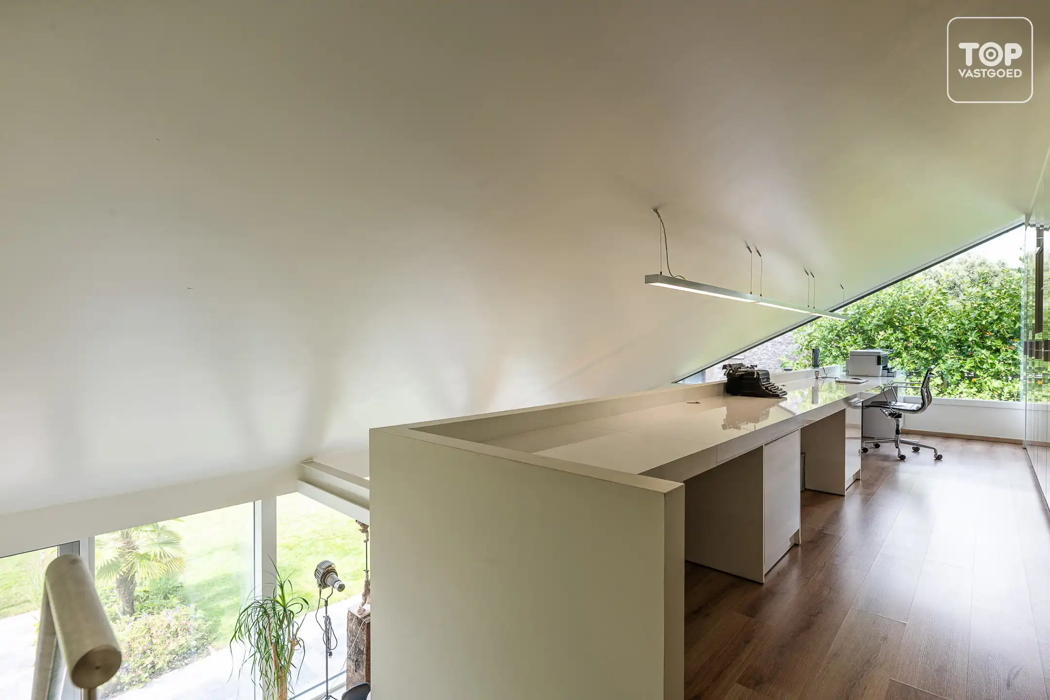 Passieve moderne villa met zwembad. foto 19