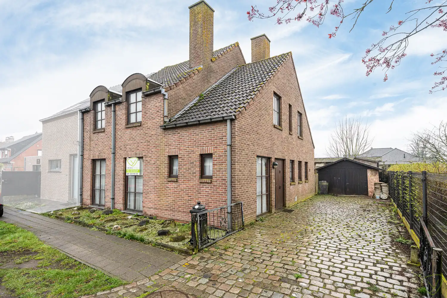 Op te frissen woning langsheen de Kriekmoerstraat te Eeklo! foto 17