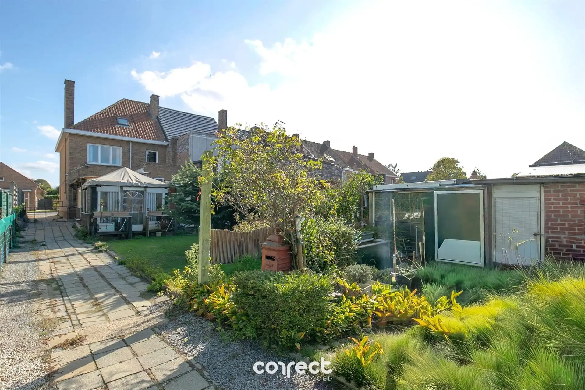 Te renoveren halfopen bebouwing met heel wat potentieel.  foto 9