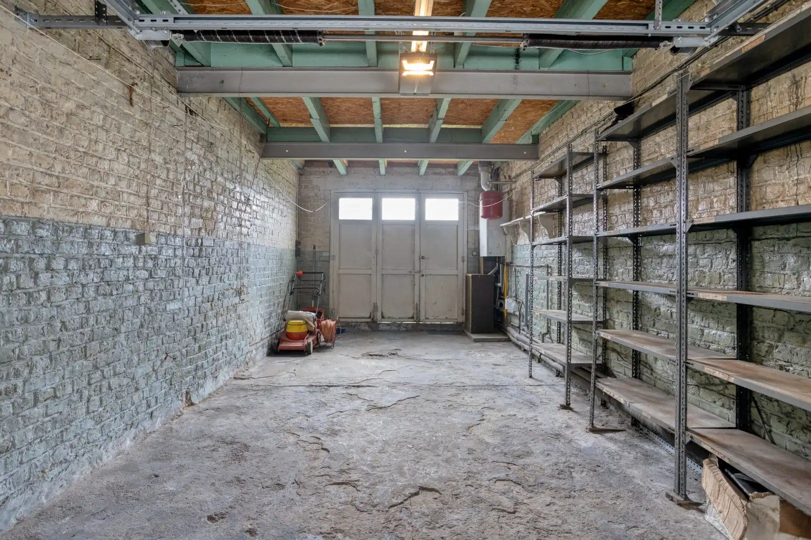 Te renoveren woning met garage en tuin in het centrum van Wevelgem! foto 20