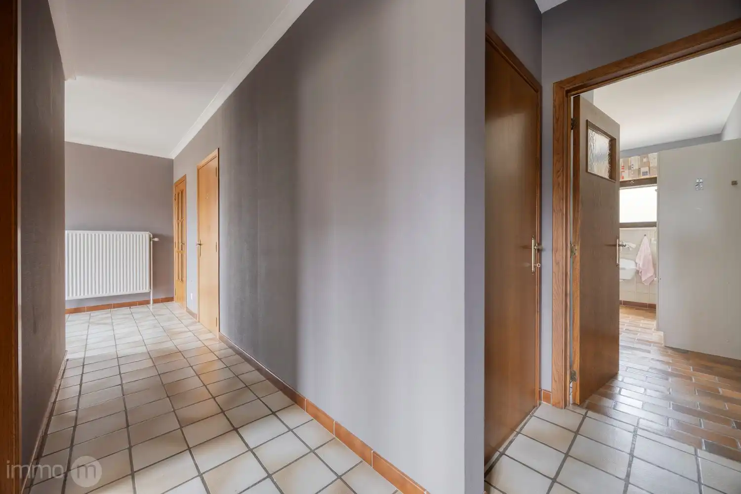 Uitstekend onderhouden open bebouwing met zonnepanelen en 3 tot 5 slaapkamers op prachtig perceel van 55a43ca foto 20