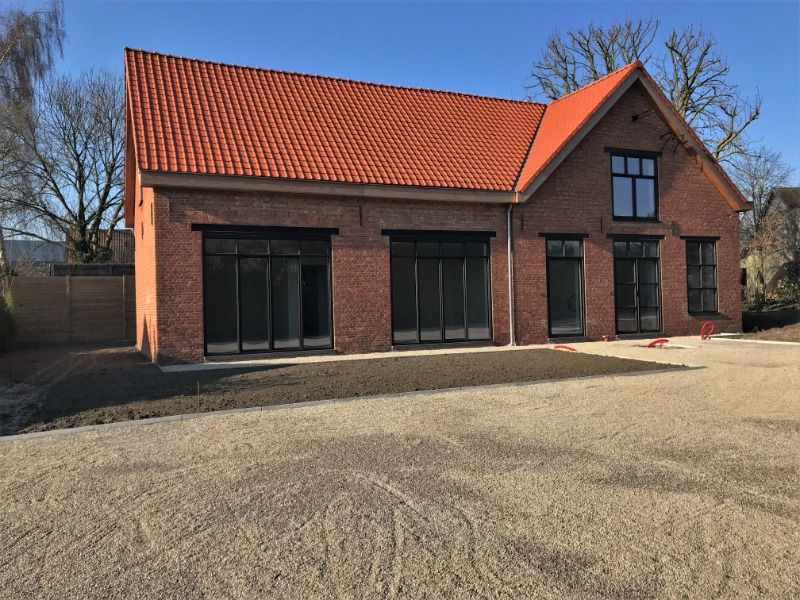 --- NIEUW --- Prachtig karaktervol vernieuwd 1-slaapkamerappartement met 2 autostaanplaatsen. foto 6