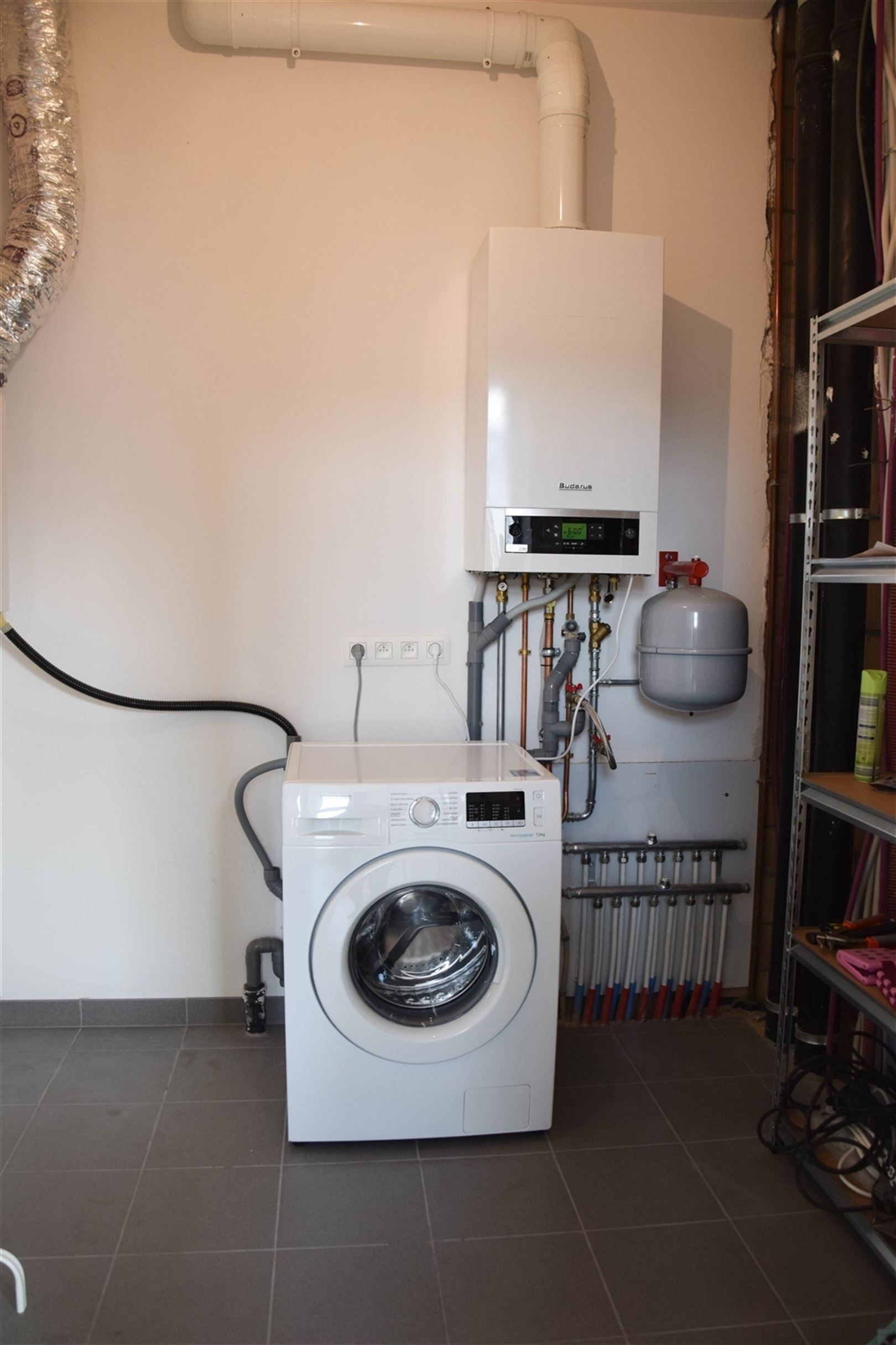 Instapklaar 2 slaapkamer appartement met ruim terras foto 7