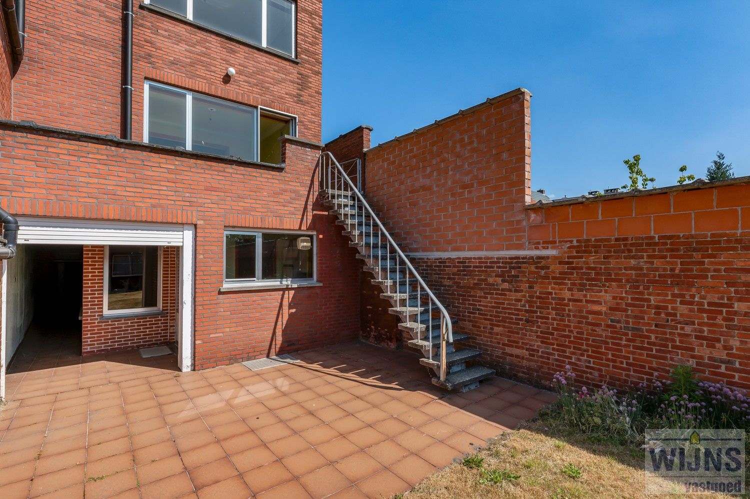 Te renoveren woning met 3 slaapkamers en tuin foto 4