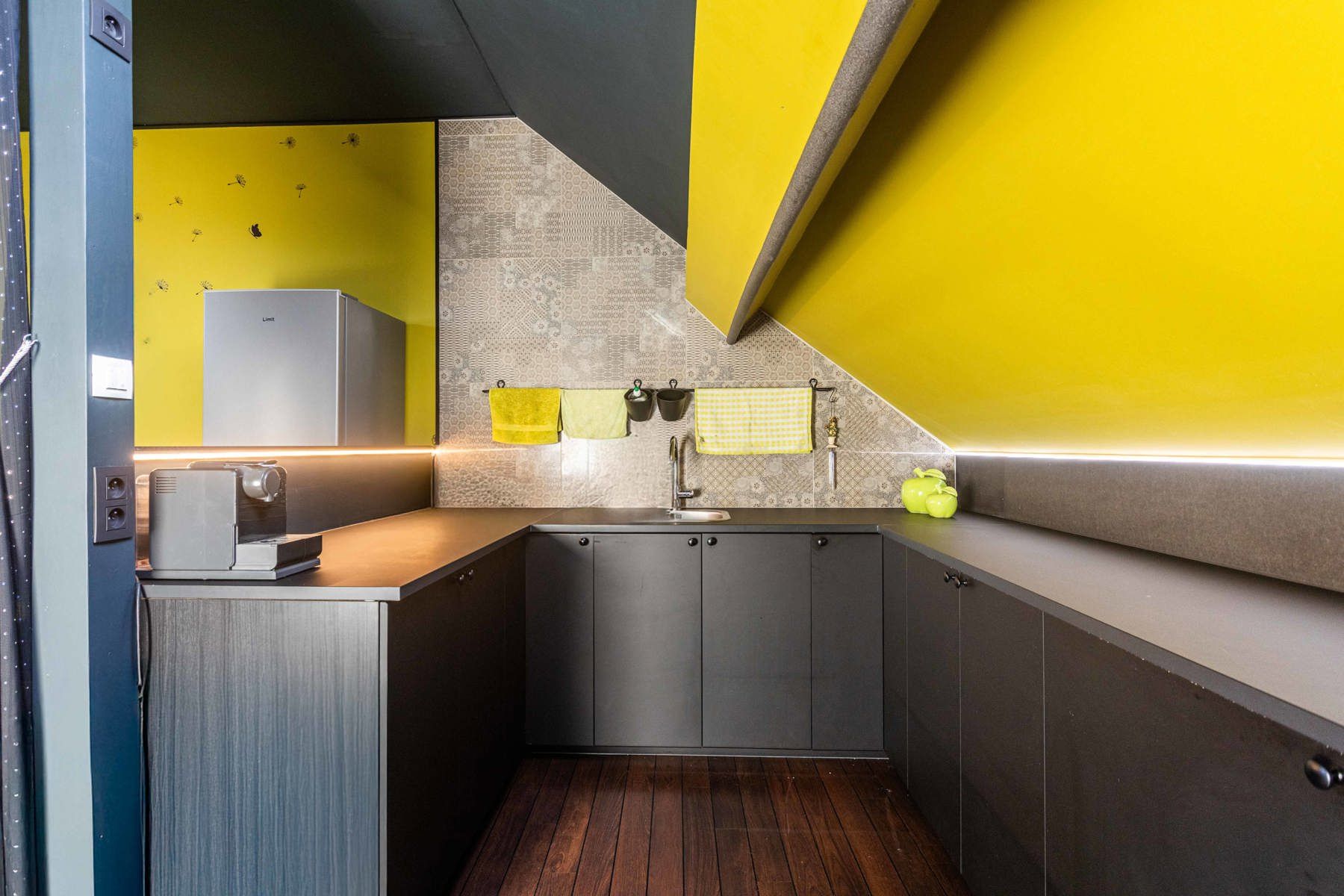 Top gerenoveerde woning met energielabel A! foto 16