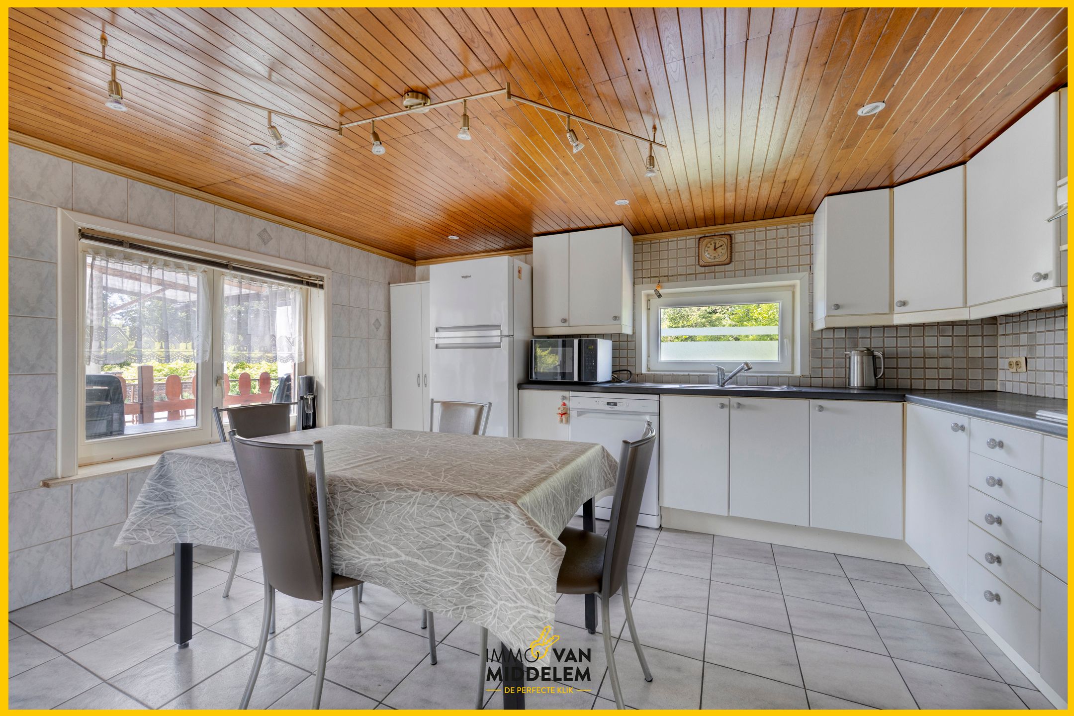 3-GEVELWONING MET 3 KAMERS, BUREAU EN TUIN foto 7