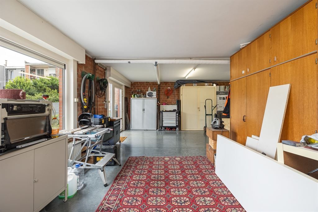 Woning vol potentieel met grote zonnige tuin foto 19