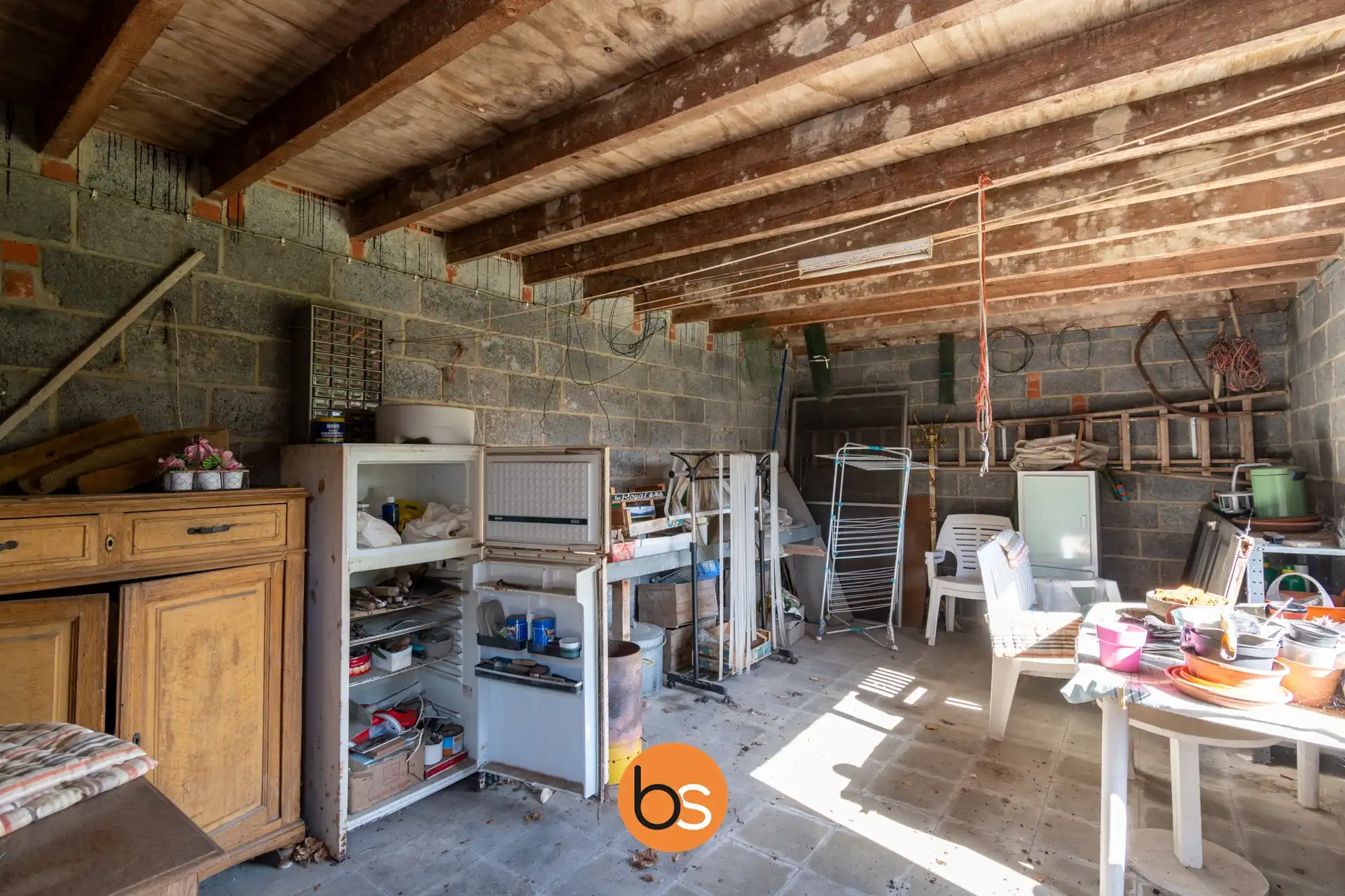 Ruime gezinswoning met 4 slaapkamers en garage in Sint-Eloois-Winkel foto 13